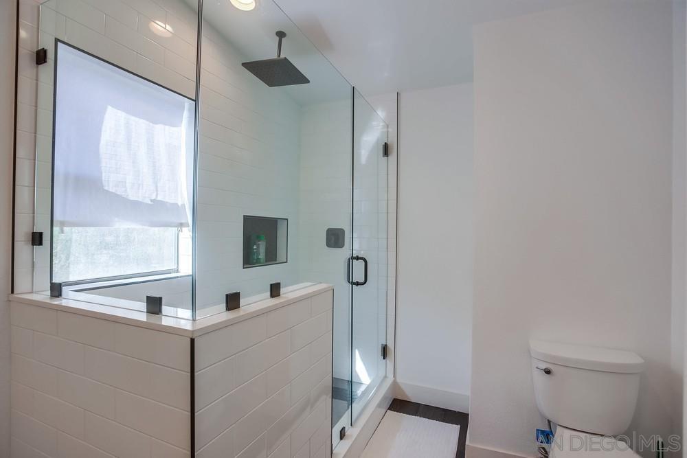 Detail Gallery Image 18 of 25 For 2525  Woodlands Way, Oceanside,  CA 92054 - 3 Beds | 2/1 Baths