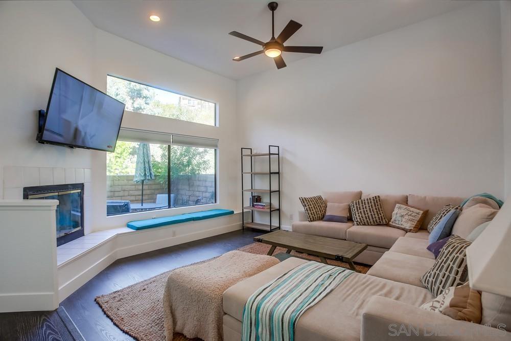 Detail Gallery Image 3 of 25 For 2525  Woodlands Way, Oceanside,  CA 92054 - 3 Beds | 2/1 Baths