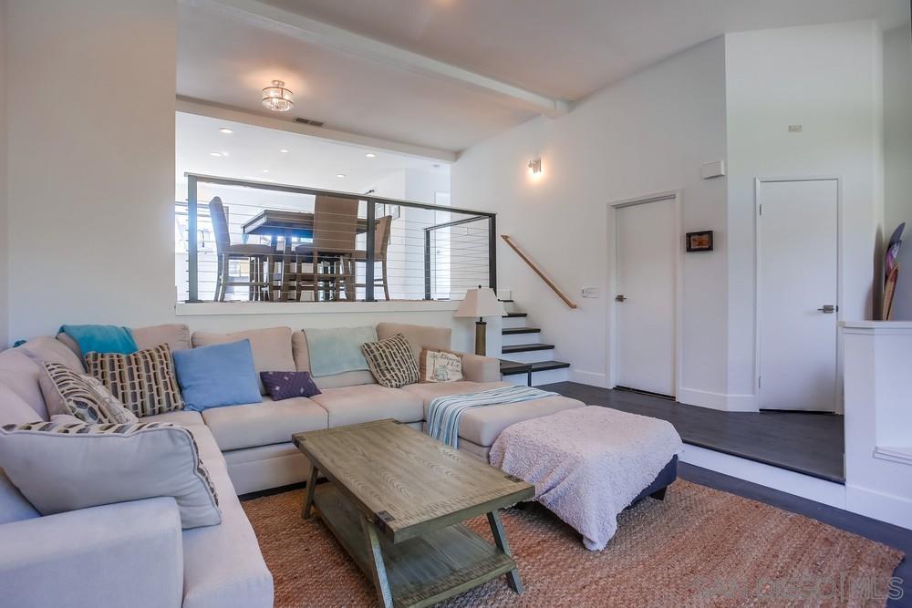 Detail Gallery Image 10 of 25 For 2525  Woodlands Way, Oceanside,  CA 92054 - 3 Beds | 2/1 Baths