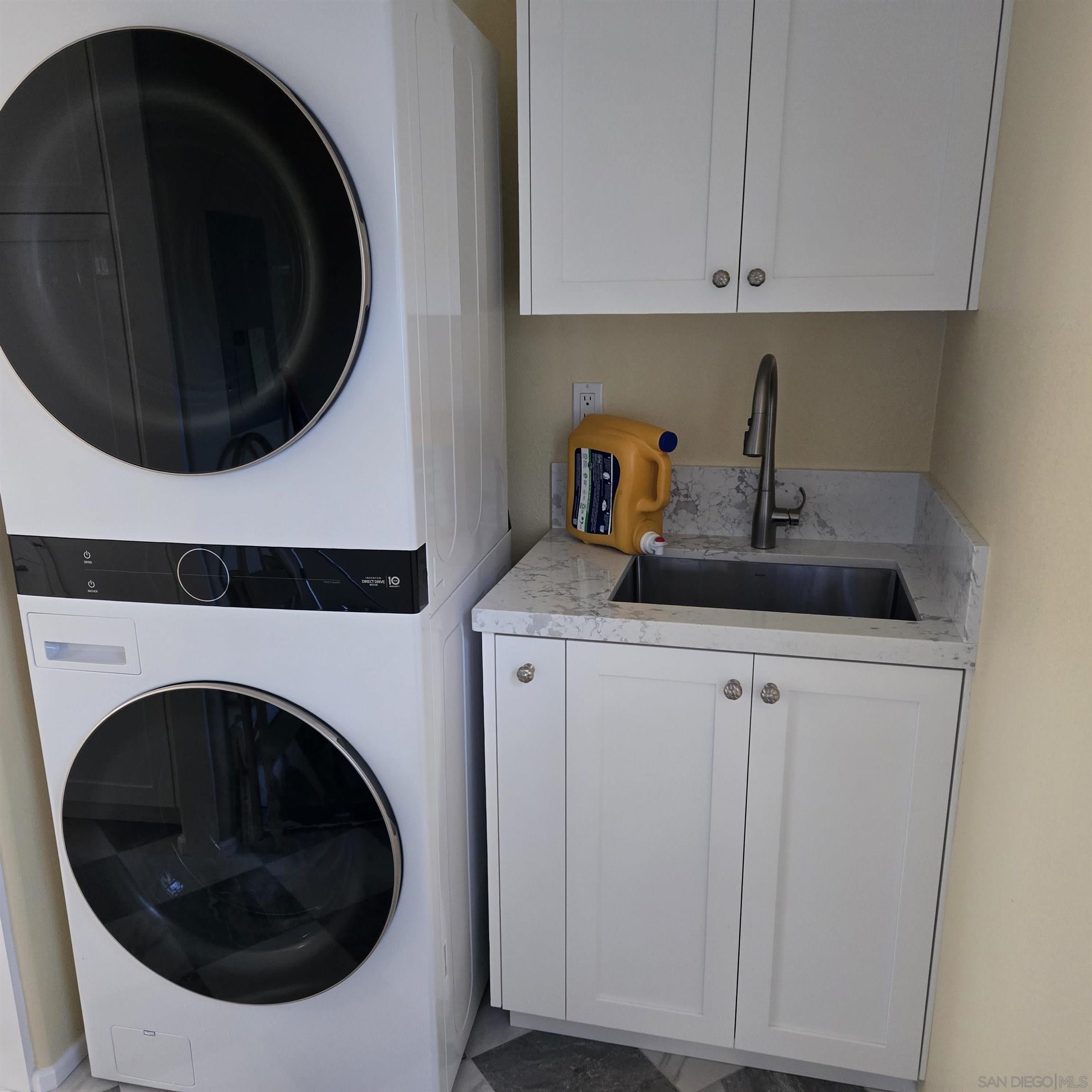 Detail Gallery Image 16 of 40 For 901  a Ave, Coronado,  CA 92118 - 3 Beds | 2 Baths