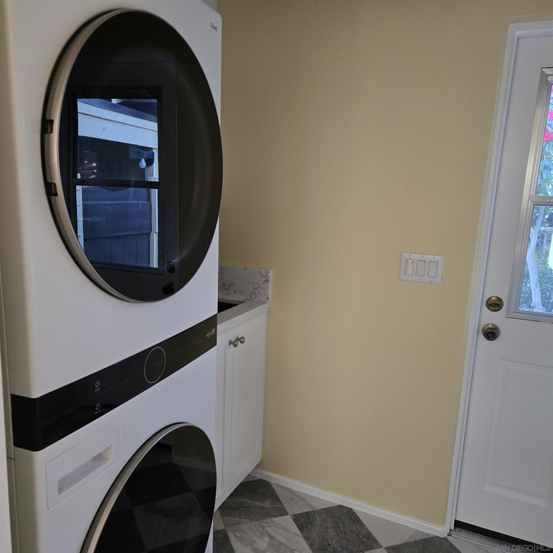 Detail Gallery Image 17 of 40 For 901  a Ave, Coronado,  CA 92118 - 3 Beds | 2 Baths