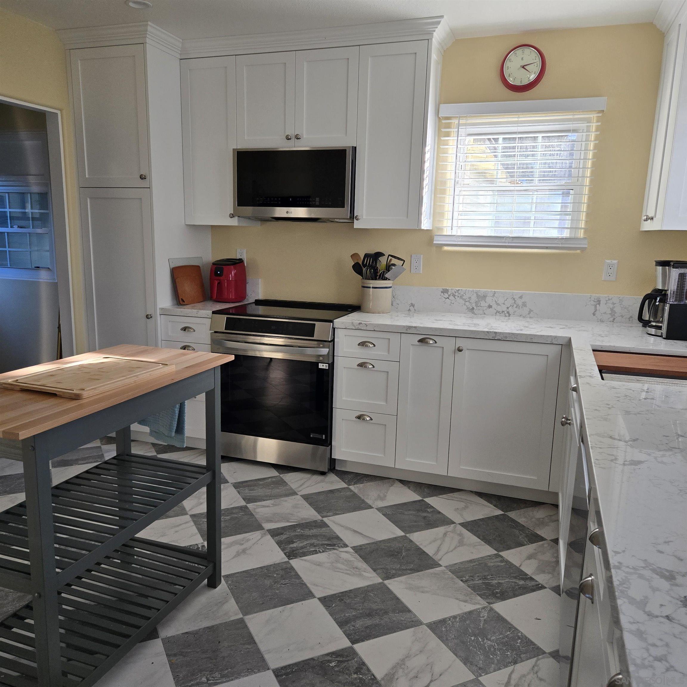 Detail Gallery Image 6 of 40 For 901  a Ave, Coronado,  CA 92118 - 3 Beds | 2 Baths