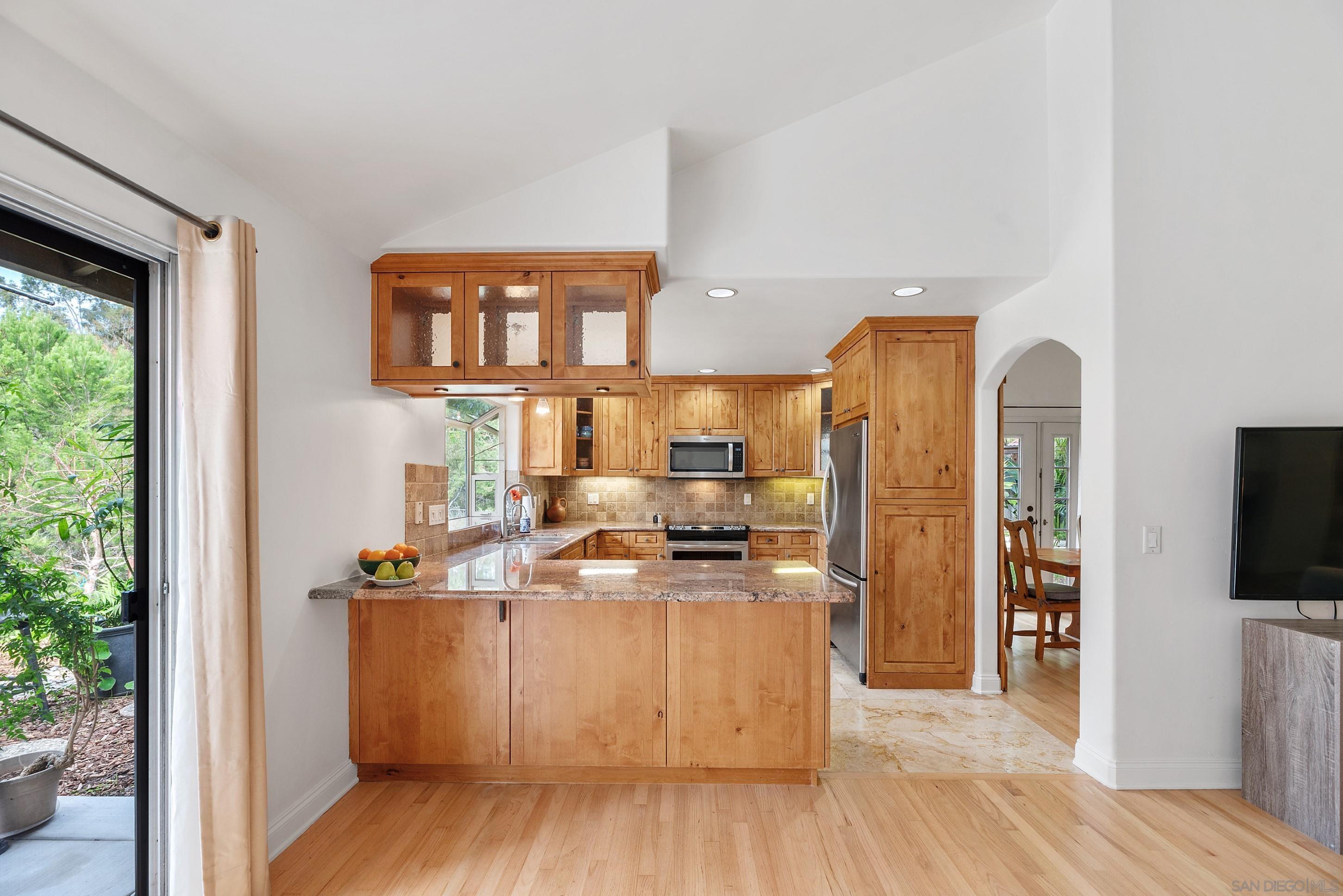 Detail Gallery Image 14 of 73 For 2726  Naples Ct, Carlsbad,  CA 92010 - 4 Beds | 3 Baths