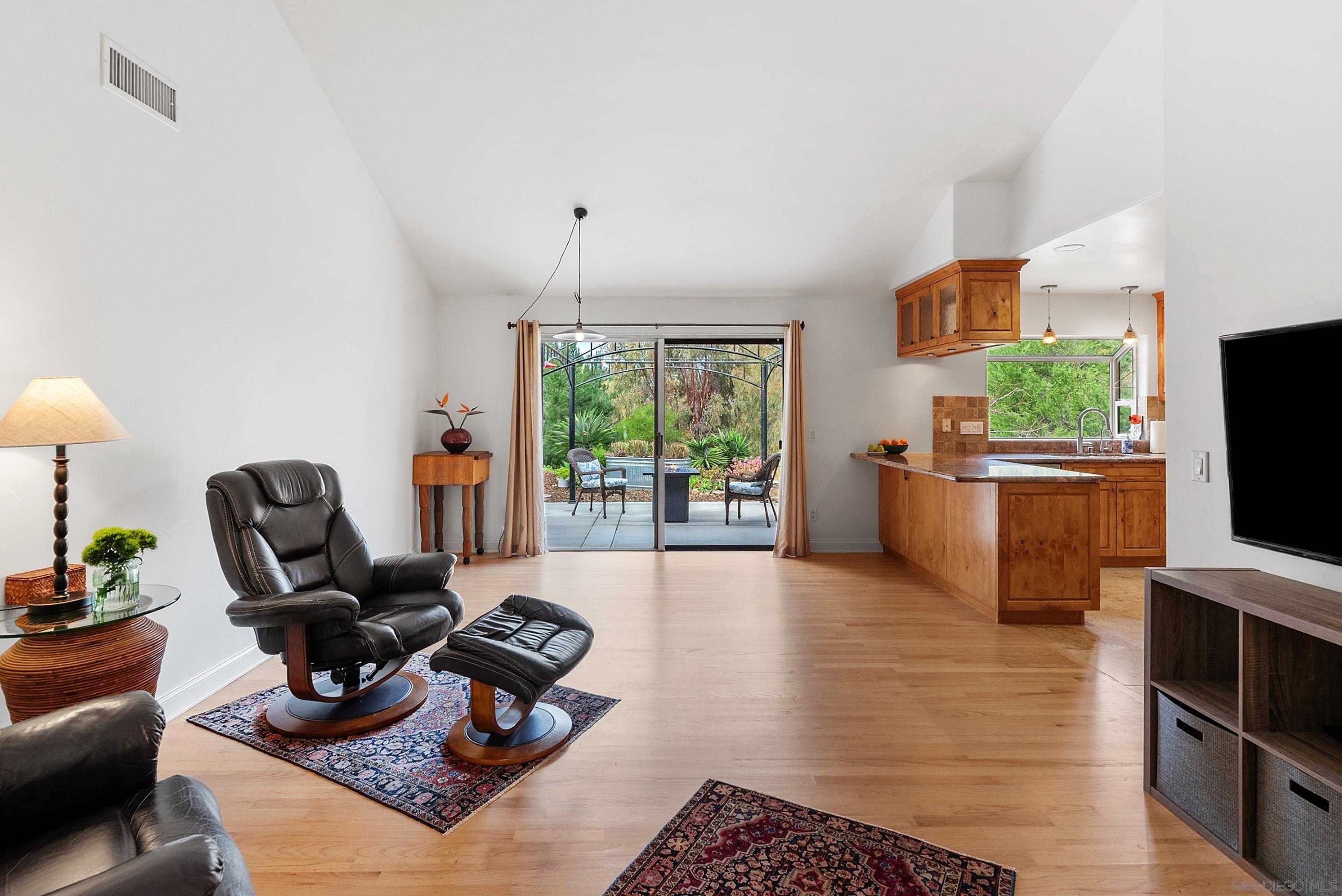 Detail Gallery Image 18 of 73 For 2726  Naples Ct, Carlsbad,  CA 92010 - 4 Beds | 3 Baths