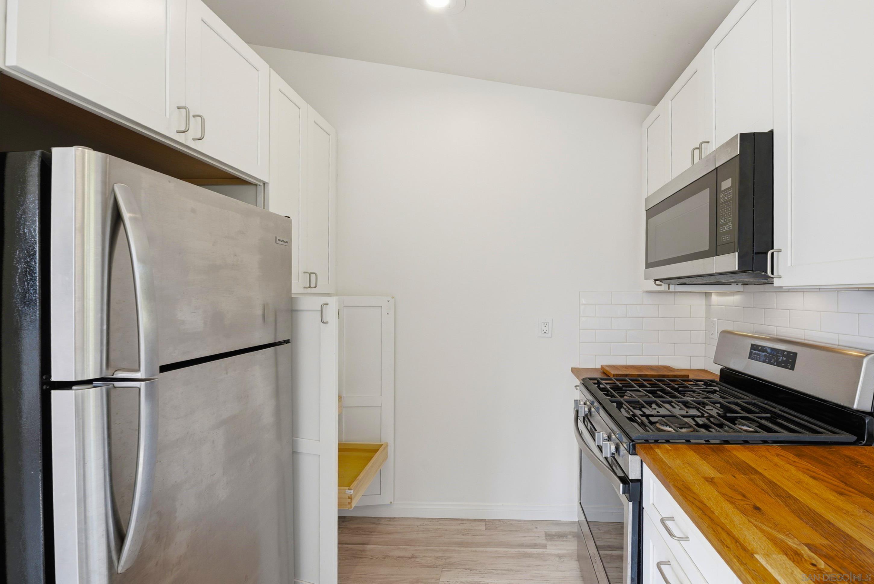 Detail Gallery Image 56 of 73 For 2726  Naples Ct, Carlsbad,  CA 92010 - 4 Beds | 3 Baths