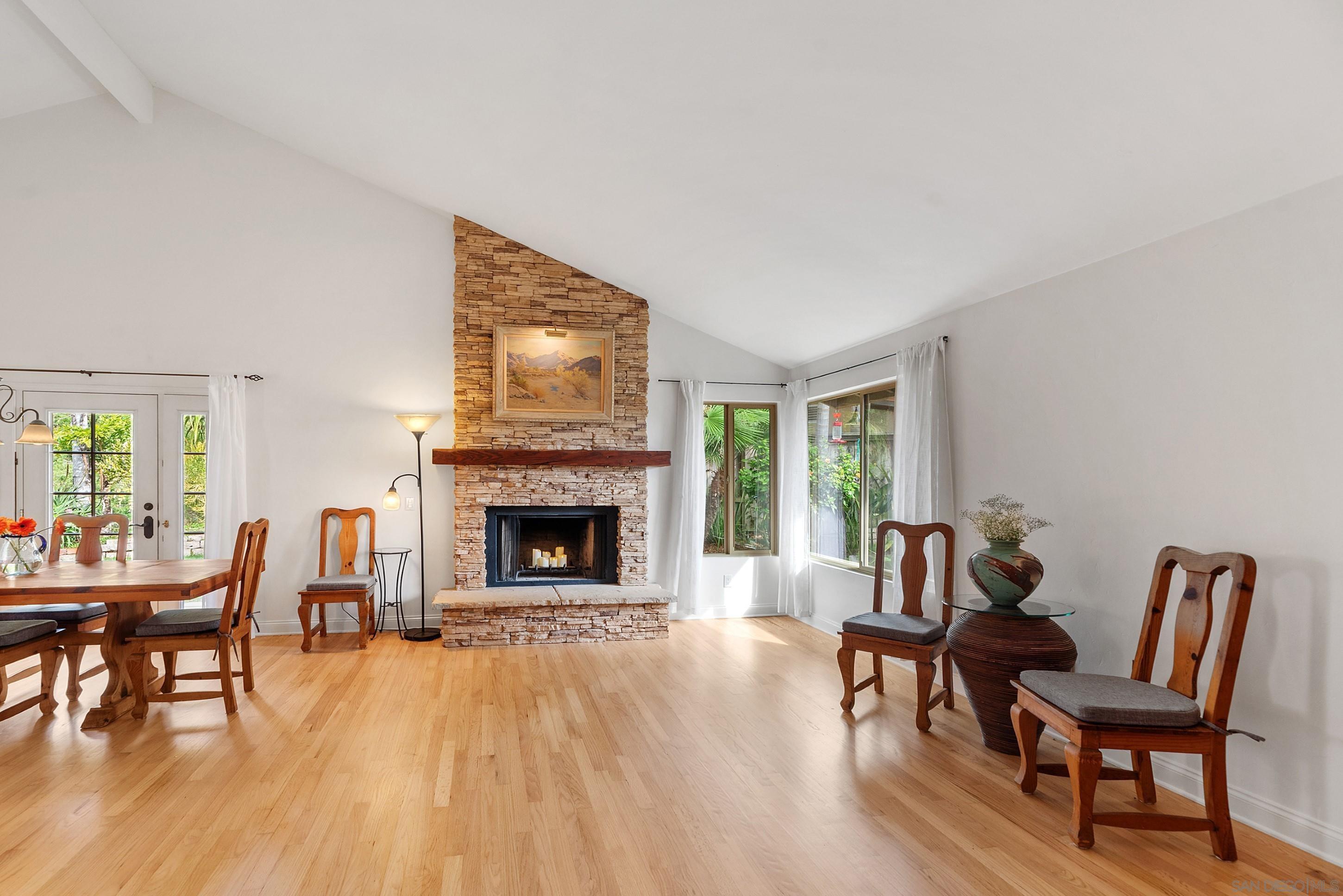 Detail Gallery Image 7 of 73 For 2726  Naples Ct, Carlsbad,  CA 92010 - 4 Beds | 3 Baths