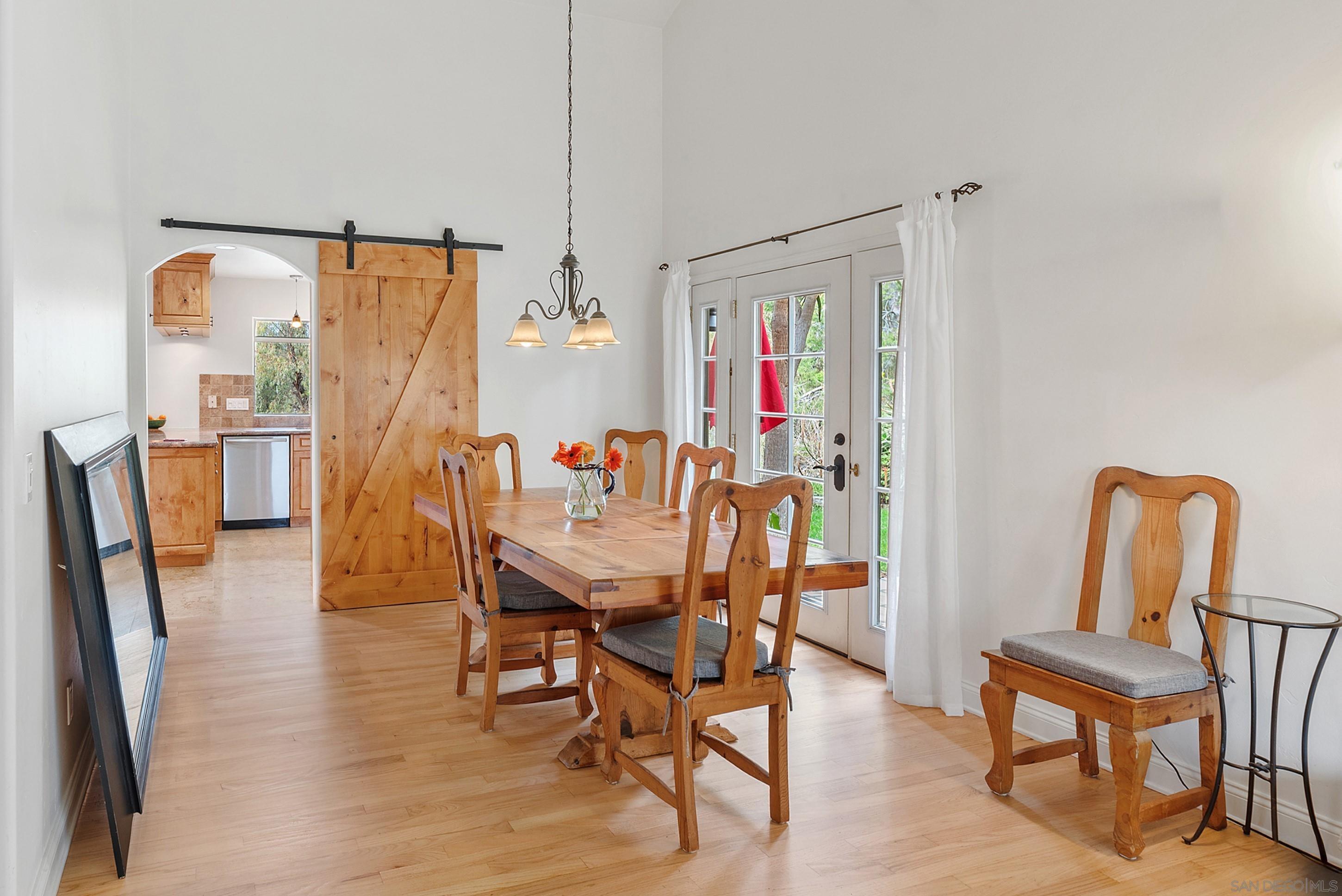 Detail Gallery Image 8 of 73 For 2726  Naples Ct, Carlsbad,  CA 92010 - 4 Beds | 3 Baths