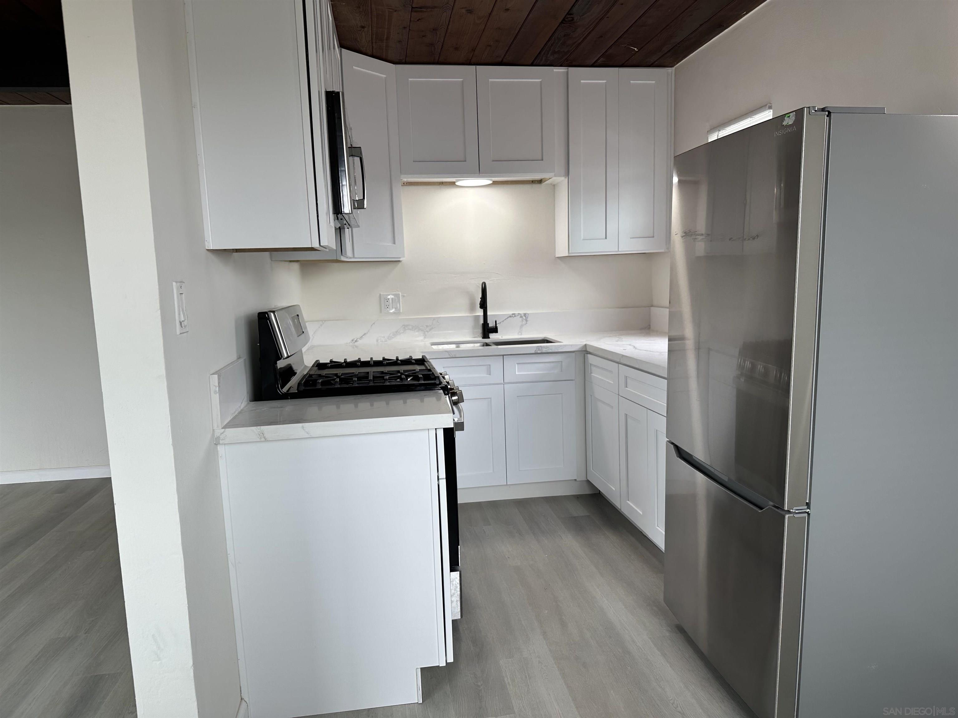 Detail Gallery Image 9 of 15 For 1109 S 36th St  3, San Diego,  CA 92113 - 2 Beds | 1 Baths