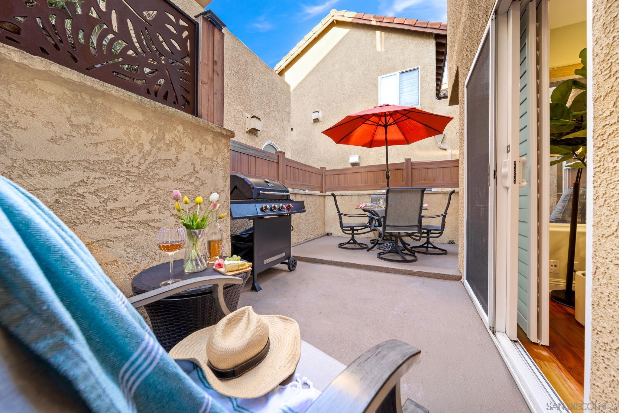 Detail Gallery Image 3 of 51 For 886  Felspar St, San Diego,  CA 92109 - 3 Beds | 2/1 Baths