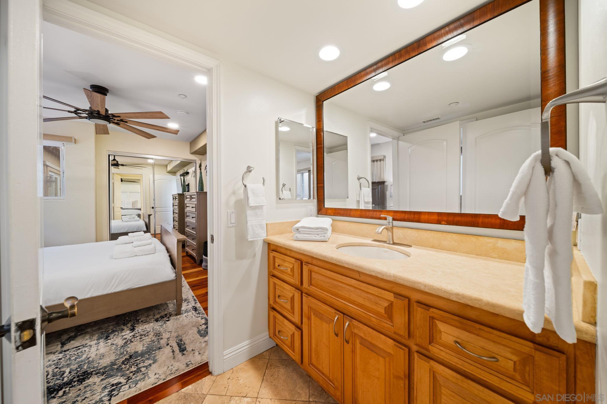 Detail Gallery Image 25 of 51 For 886  Felspar St, San Diego,  CA 92109 - 3 Beds | 2/1 Baths