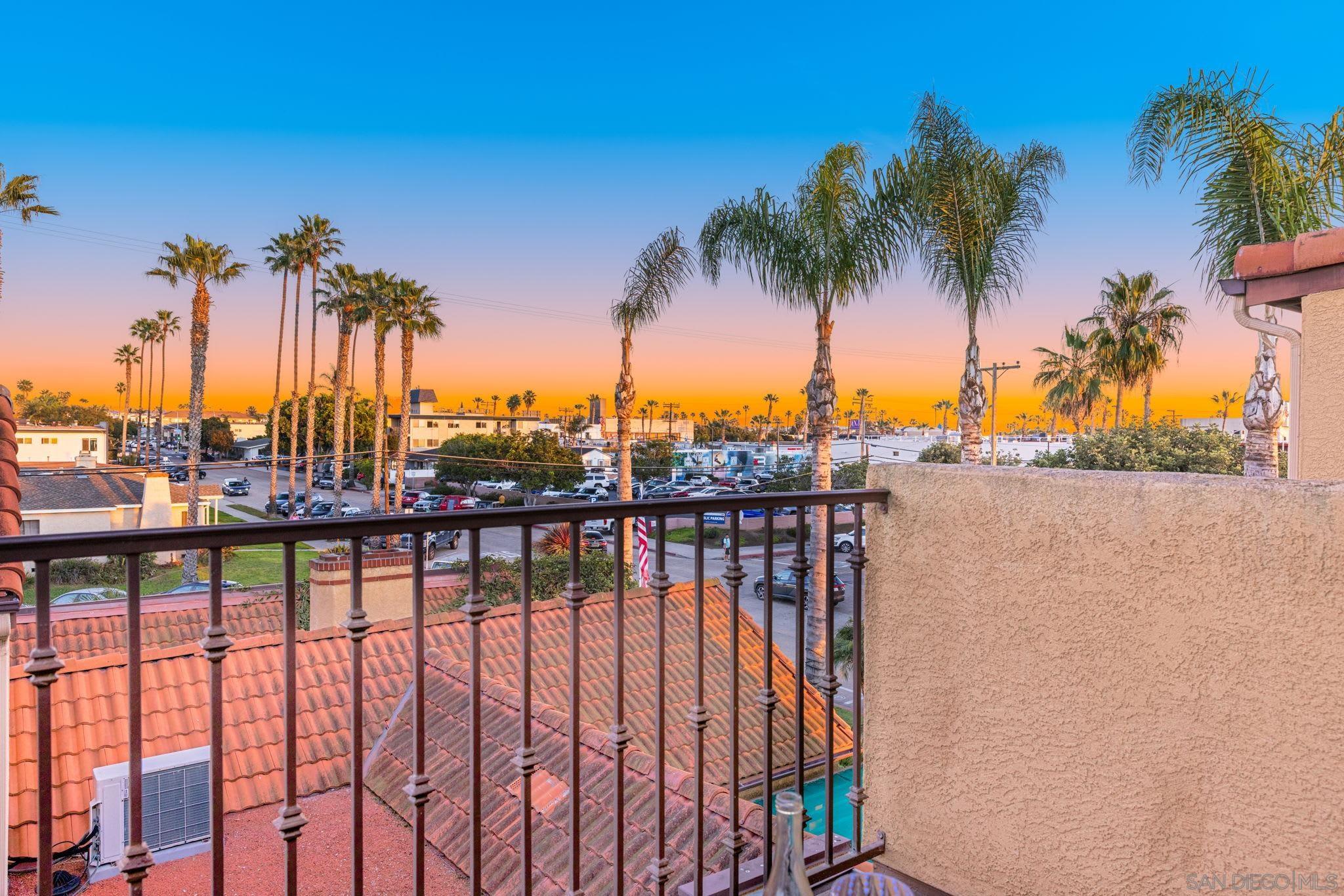 Detail Gallery Image 33 of 51 For 886  Felspar St, San Diego,  CA 92109 - 3 Beds | 2/1 Baths