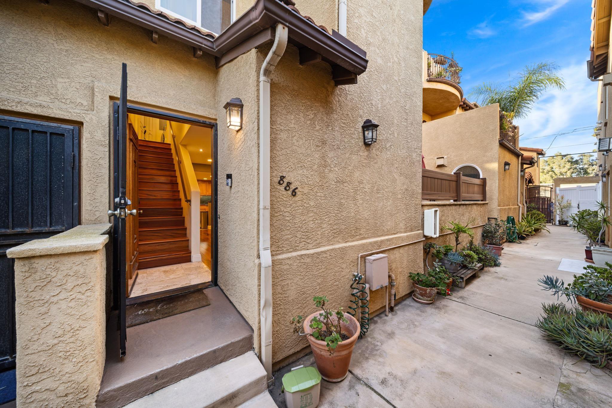 Detail Gallery Image 39 of 51 For 886  Felspar St, San Diego,  CA 92109 - 3 Beds | 2/1 Baths