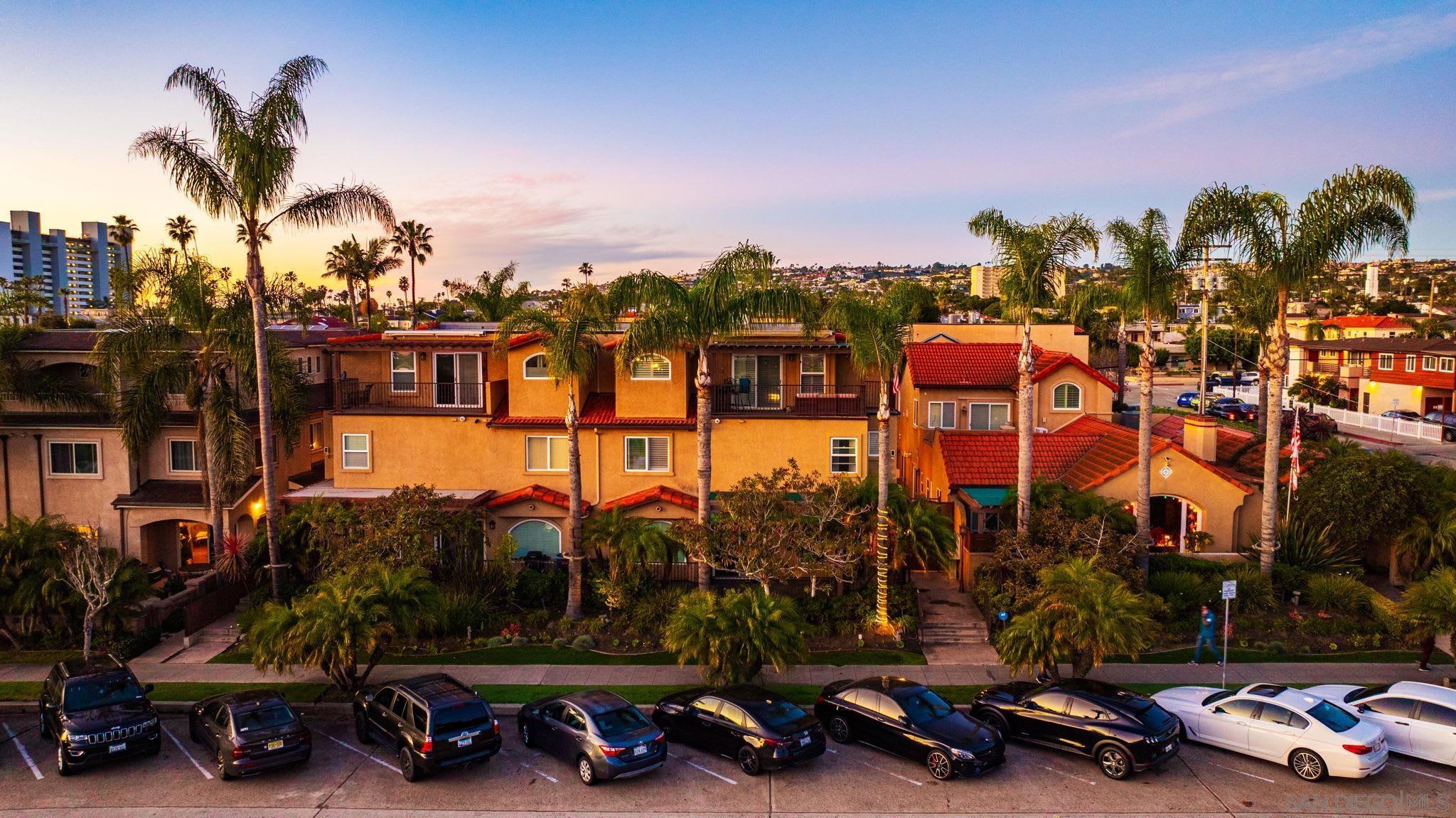 Detail Gallery Image 43 of 51 For 886  Felspar St, San Diego,  CA 92109 - 3 Beds | 2/1 Baths