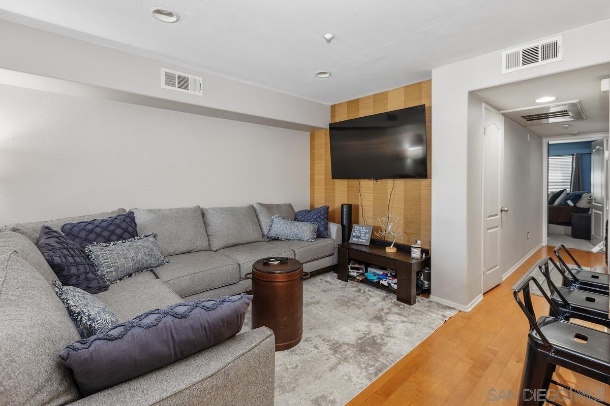 Detail Gallery Image 8 of 28 For 3182  Cabrillo Bay Lane, San Diego,  CA 92110 - 2 Beds | 2 Baths