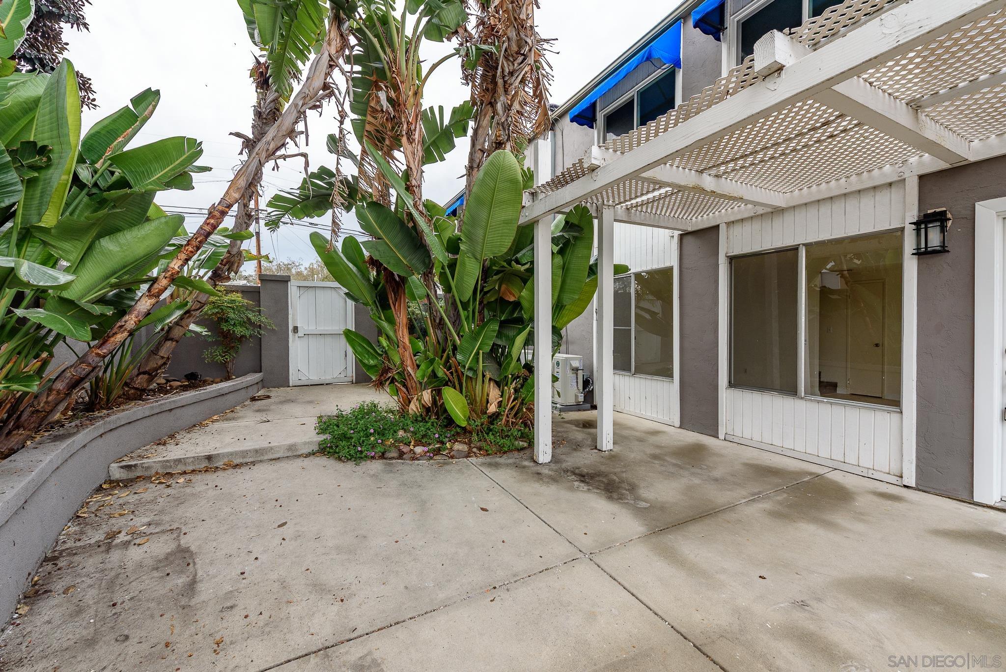 Detail Gallery Image 11 of 31 For 1777  Pentuckett  B, San Diego,  CA 92104 - 4 Beds | 2 Baths