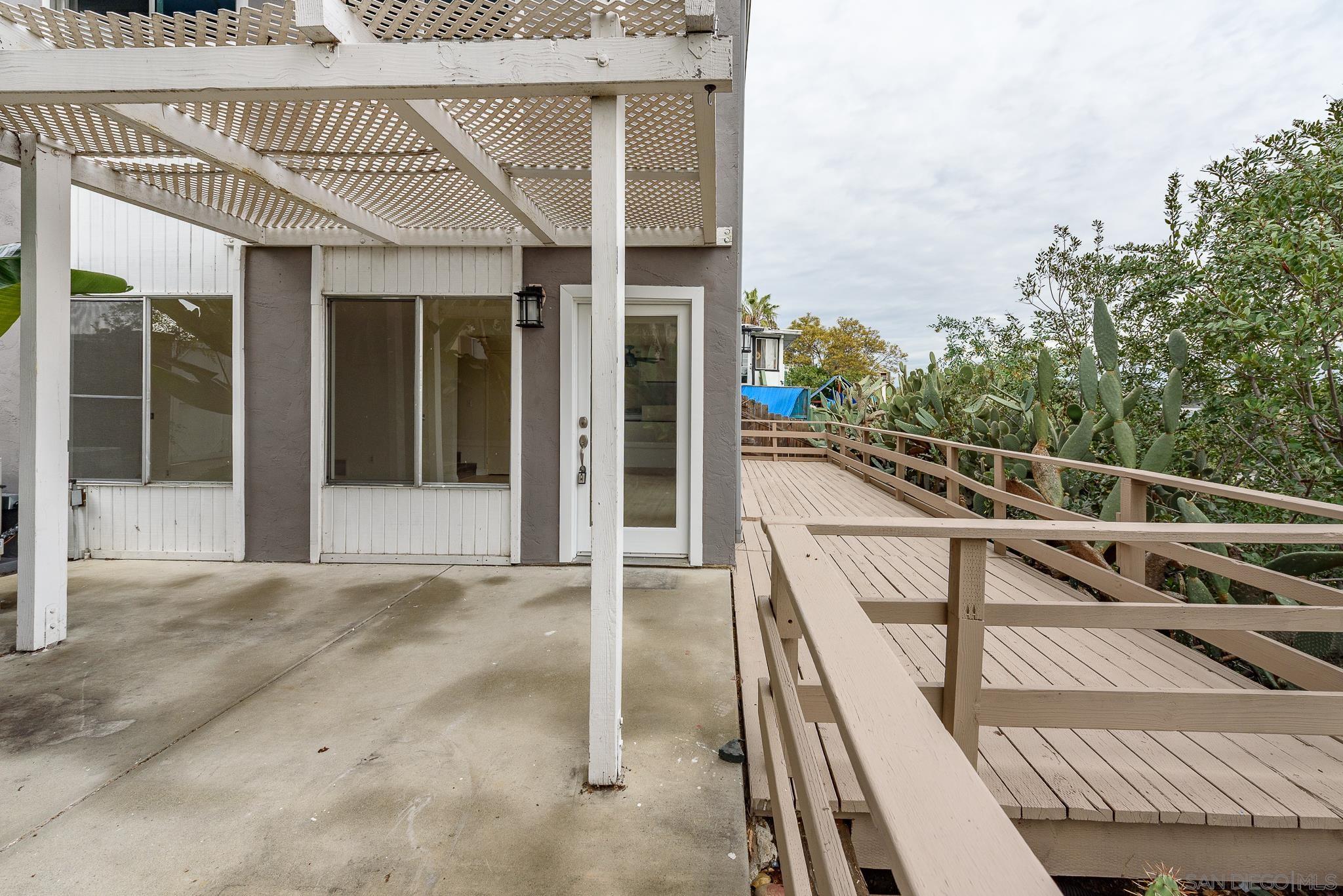 Detail Gallery Image 13 of 31 For 1777  Pentuckett  B, San Diego,  CA 92104 - 4 Beds | 2 Baths