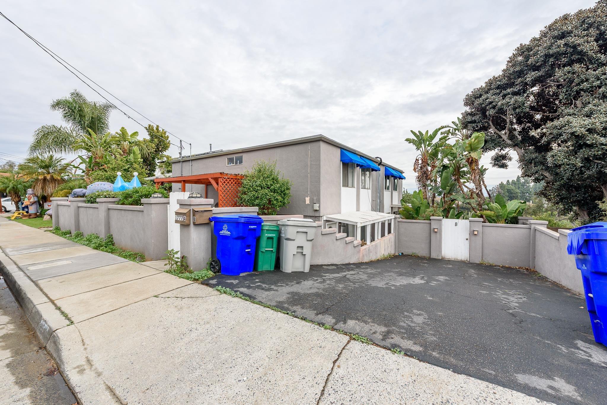 Detail Gallery Image 4 of 31 For 1777  Pentuckett  B, San Diego,  CA 92104 - 4 Beds | 2 Baths