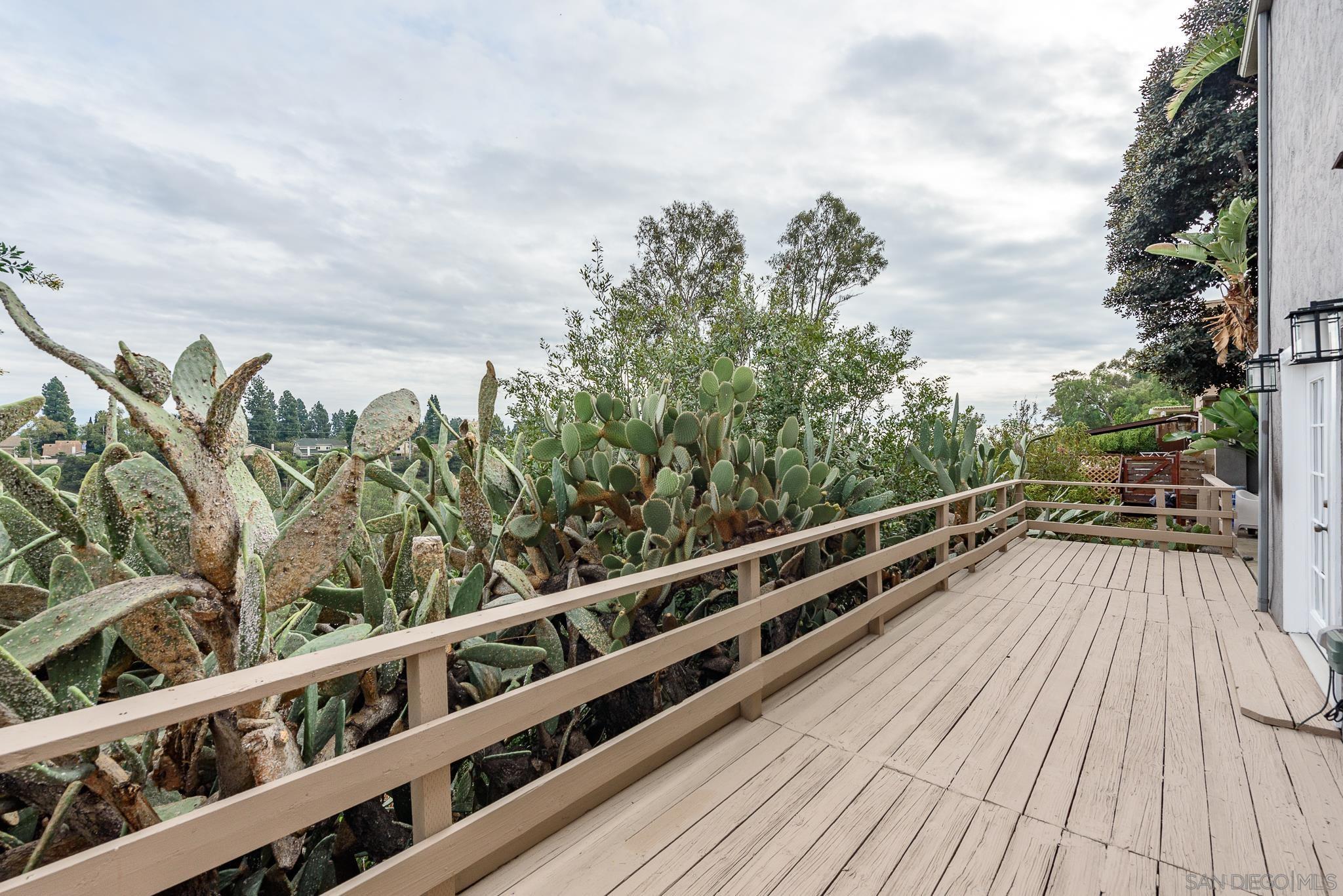 Detail Gallery Image 6 of 31 For 1777  Pentuckett  B, San Diego,  CA 92104 - 4 Beds | 2 Baths