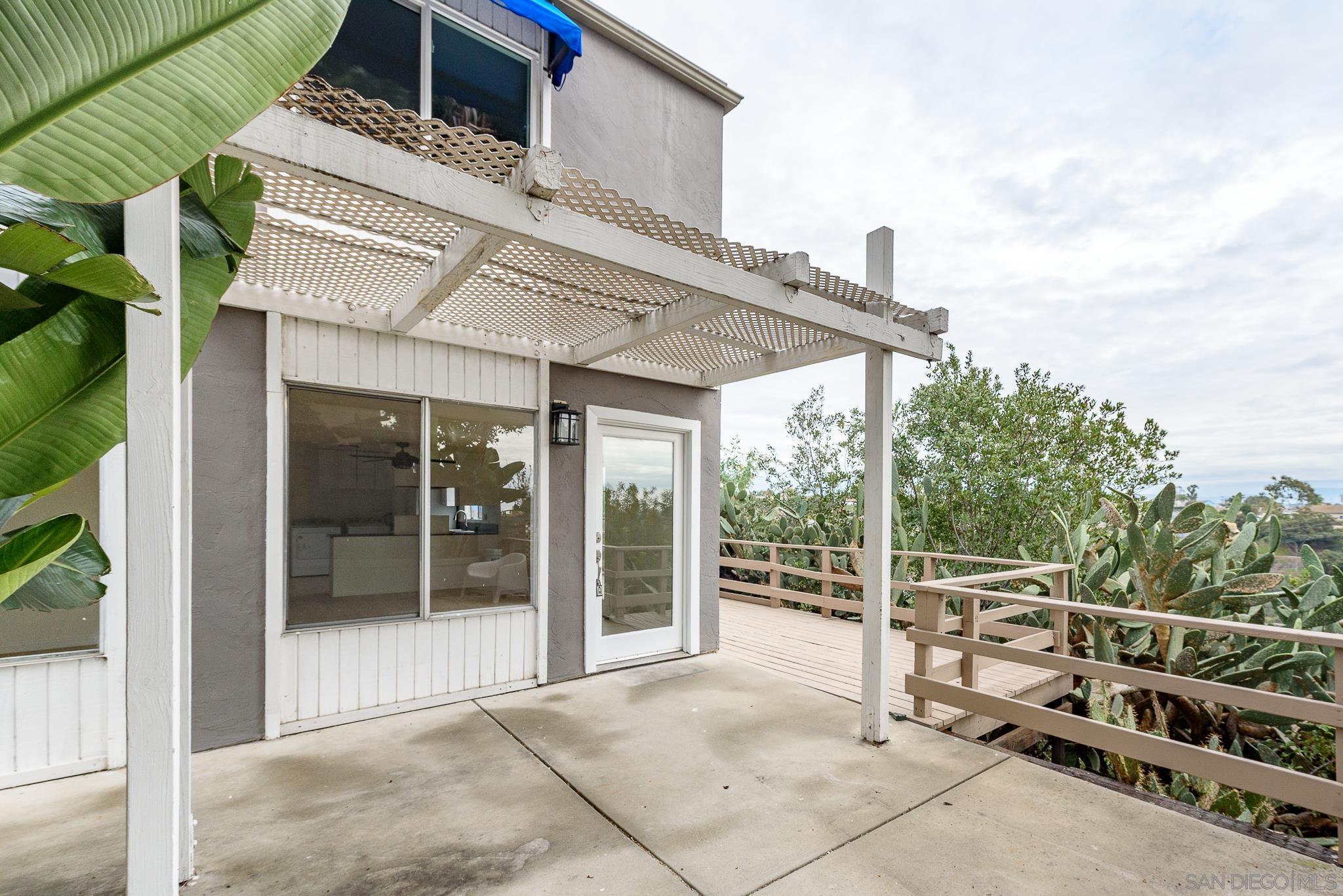 Detail Gallery Image 8 of 31 For 1777  Pentuckett  B, San Diego,  CA 92104 - 4 Beds | 2 Baths