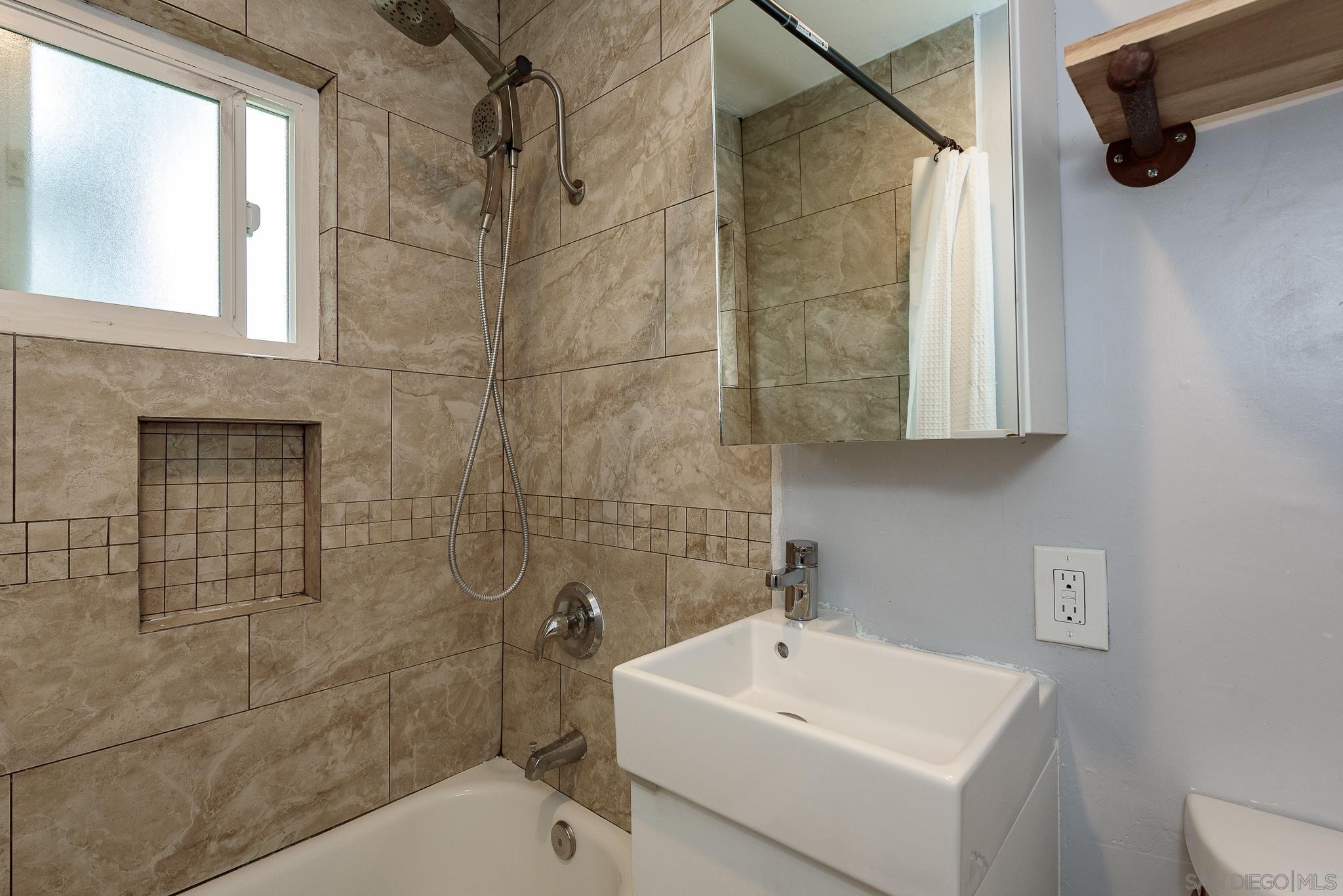 Detail Gallery Image 14 of 18 For 3779  Wilson Avenue  B, San Diego,  CA 92104 - 2 Beds | 1 Baths