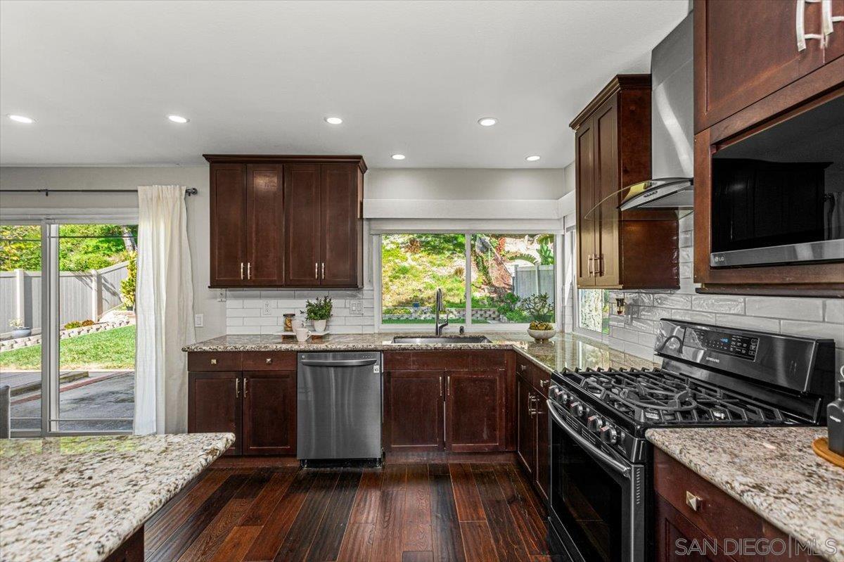 Detail Gallery Image 13 of 35 For 10812  Charing Cross, Spring Valley,  CA 91978 - 3 Beds | 2 Baths