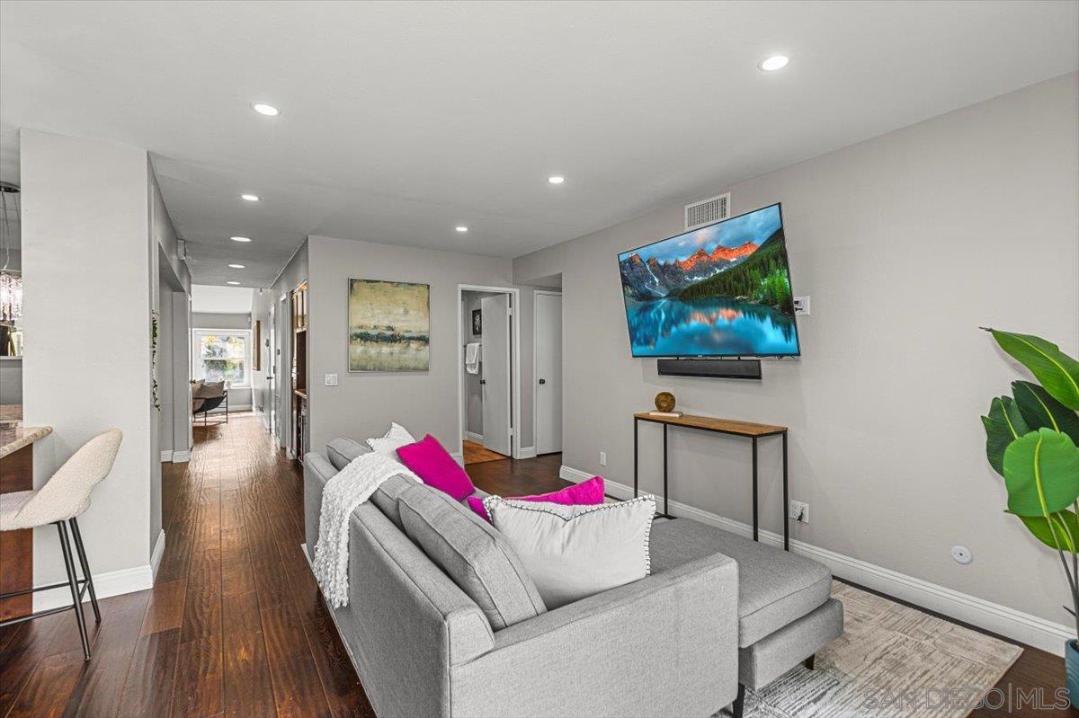 Detail Gallery Image 15 of 35 For 10812  Charing Cross, Spring Valley,  CA 91978 - 3 Beds | 2 Baths