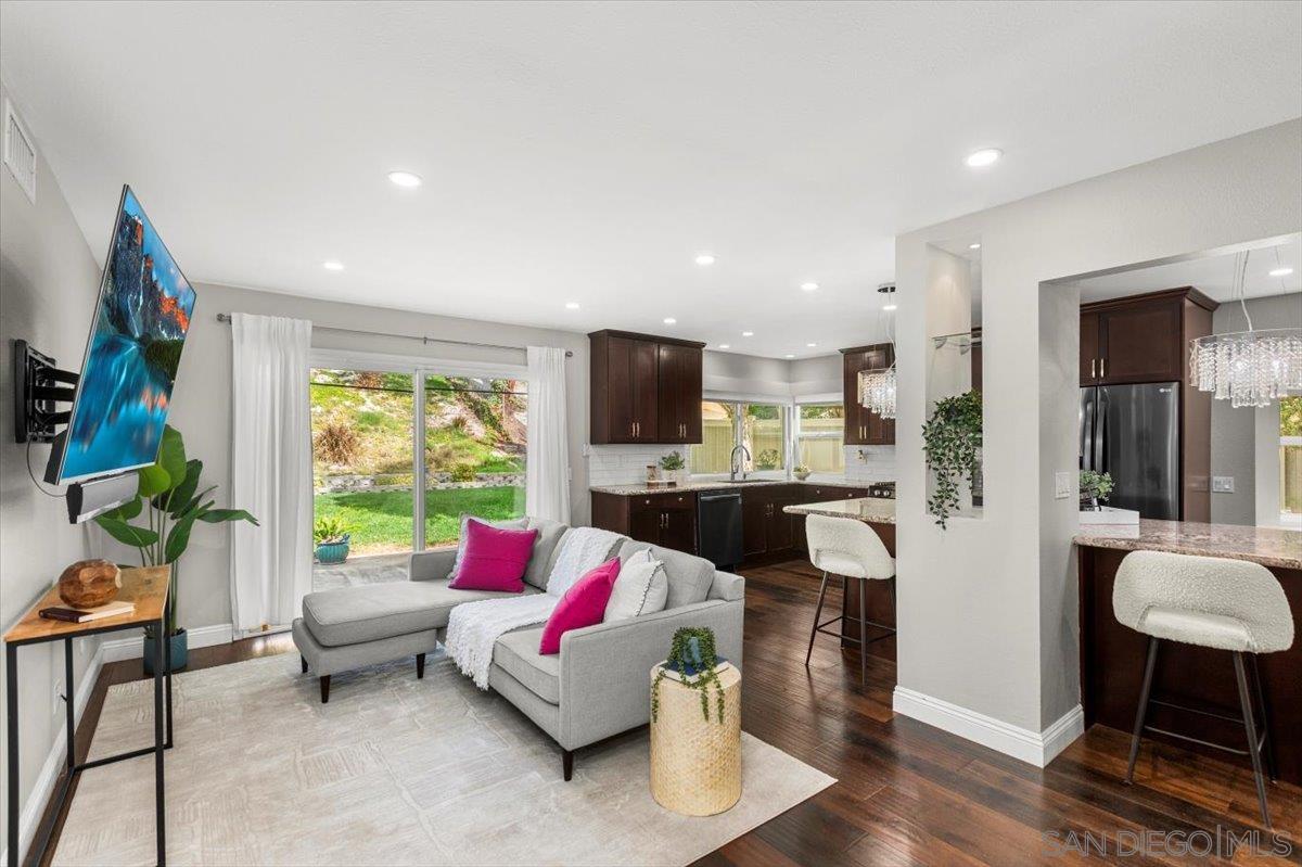 Detail Gallery Image 17 of 35 For 10812  Charing Cross, Spring Valley,  CA 91978 - 3 Beds | 2 Baths