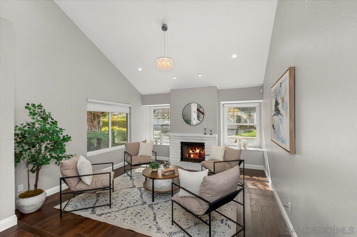 Detail Gallery Image 5 of 35 For 10812  Charing Cross, Spring Valley,  CA 91978 - 3 Beds | 2 Baths