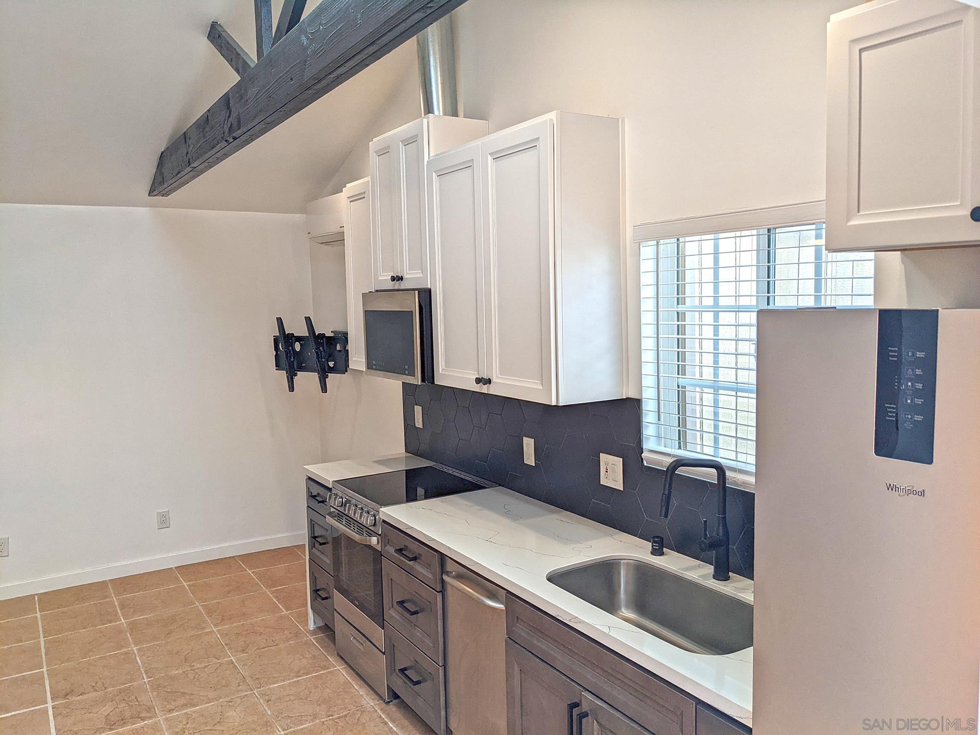 Detail Gallery Image 4 of 16 For 4616  Cherokee Ave, San Diego,  CA 92116 - 0 Beds | 1 Baths