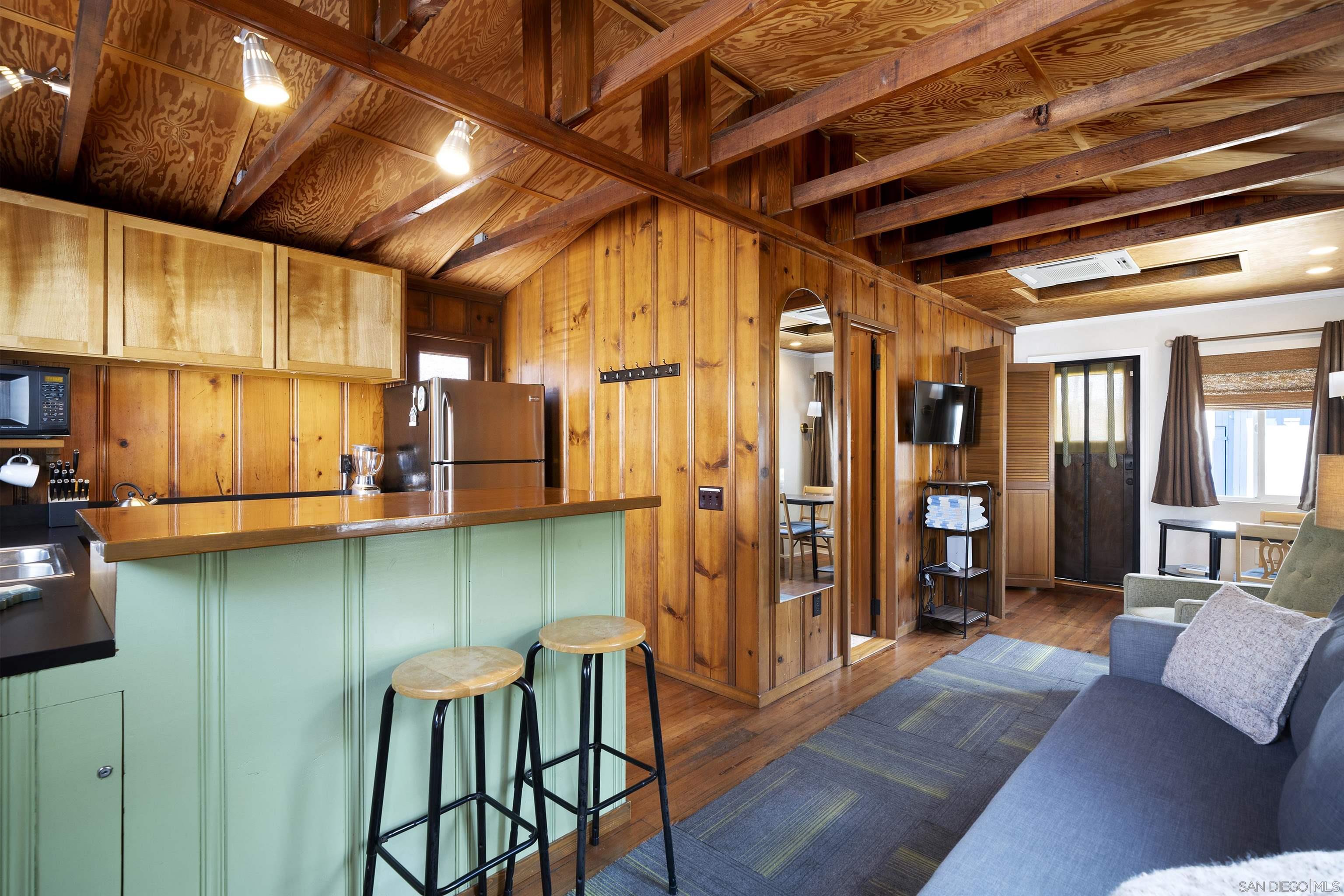 Detail Gallery Image 8 of 33 For 5123  Lotus St, San Diego,  CA 92107 - 1 Beds | 1 Baths