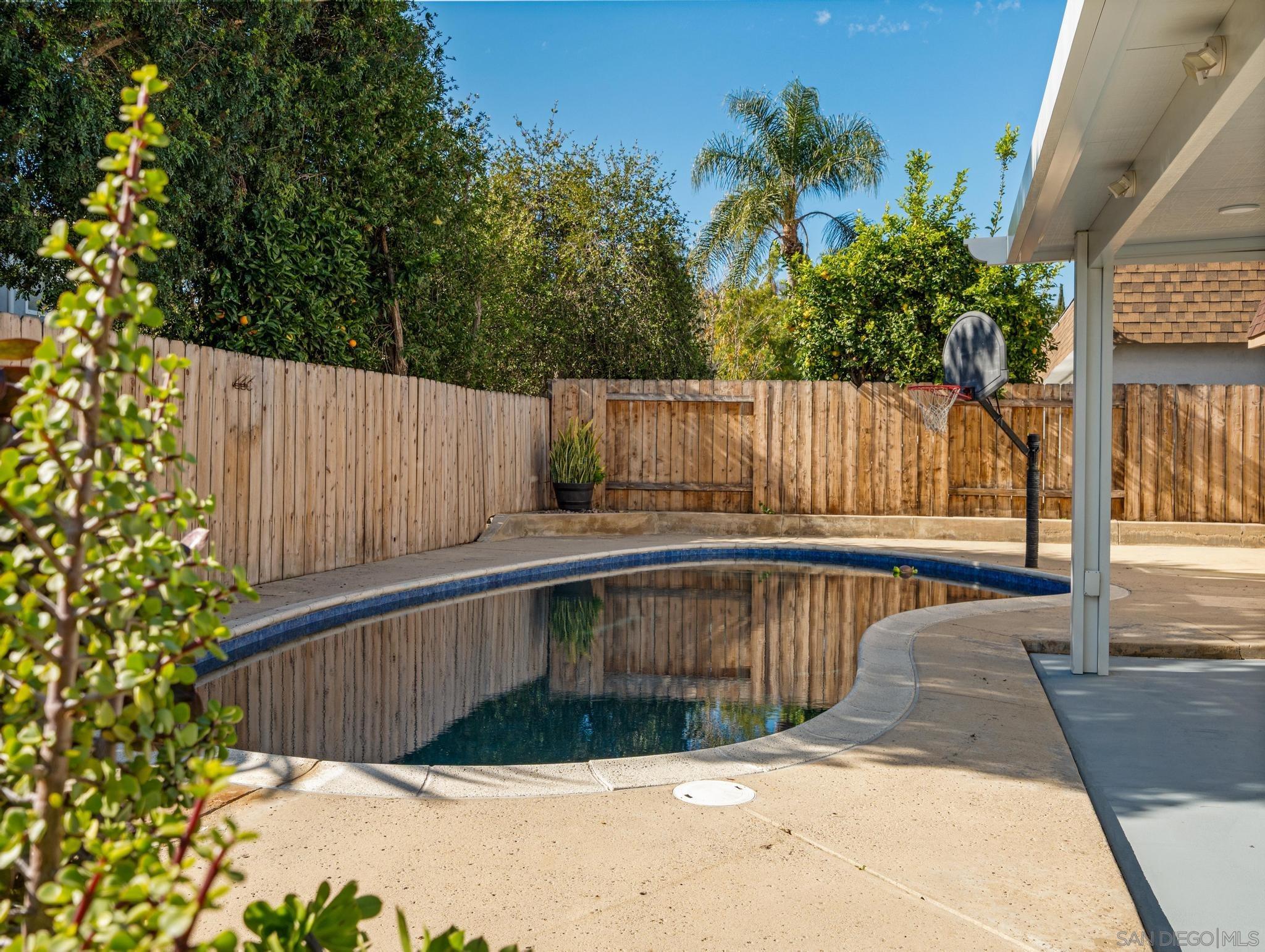 Detail Gallery Image 18 of 33 For 13303  Betty Lee Way, Poway,  CA 92064 - 5 Beds | 3 Baths