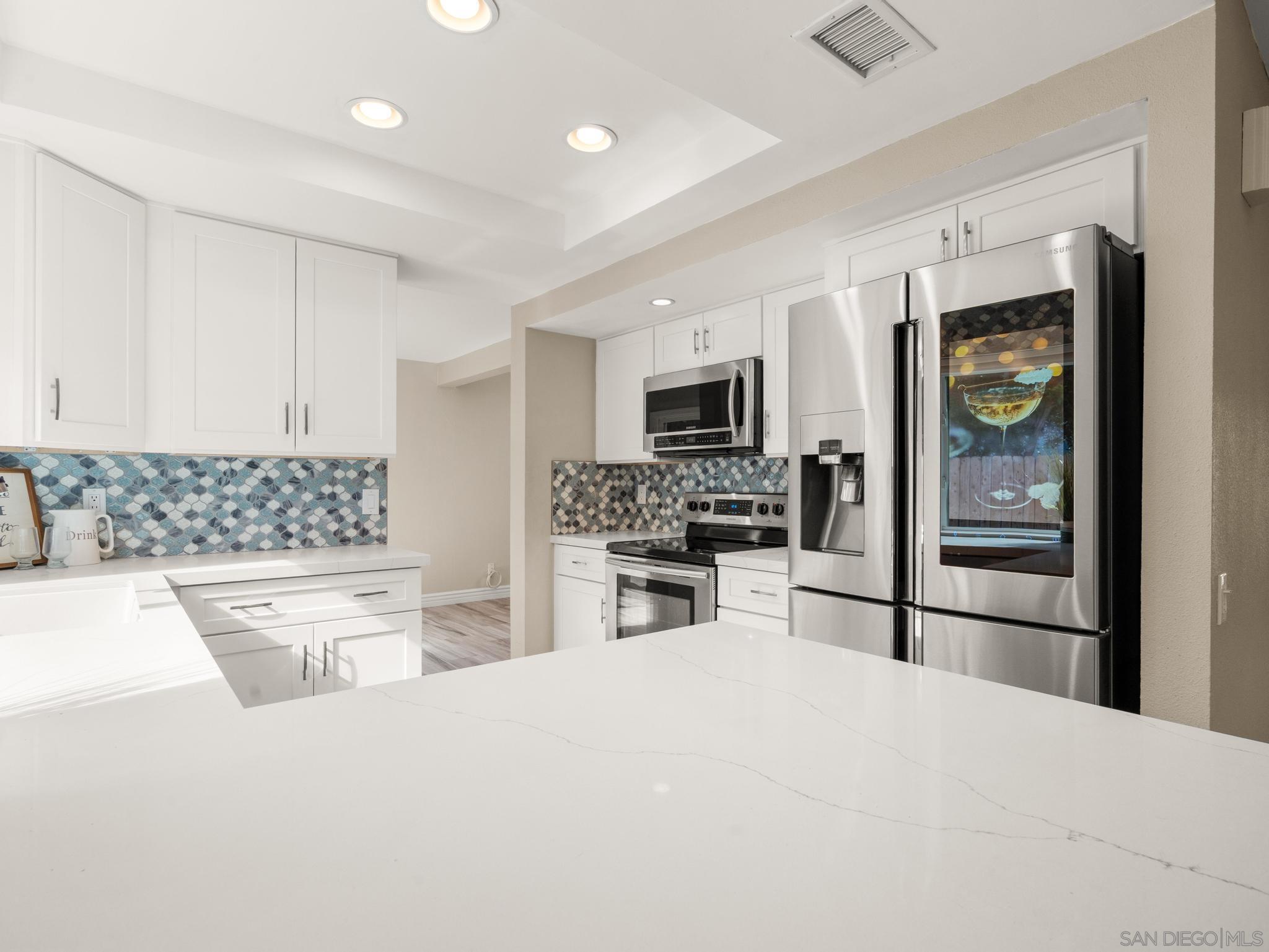 Detail Gallery Image 9 of 33 For 13303  Betty Lee Way, Poway,  CA 92064 - 5 Beds | 3 Baths