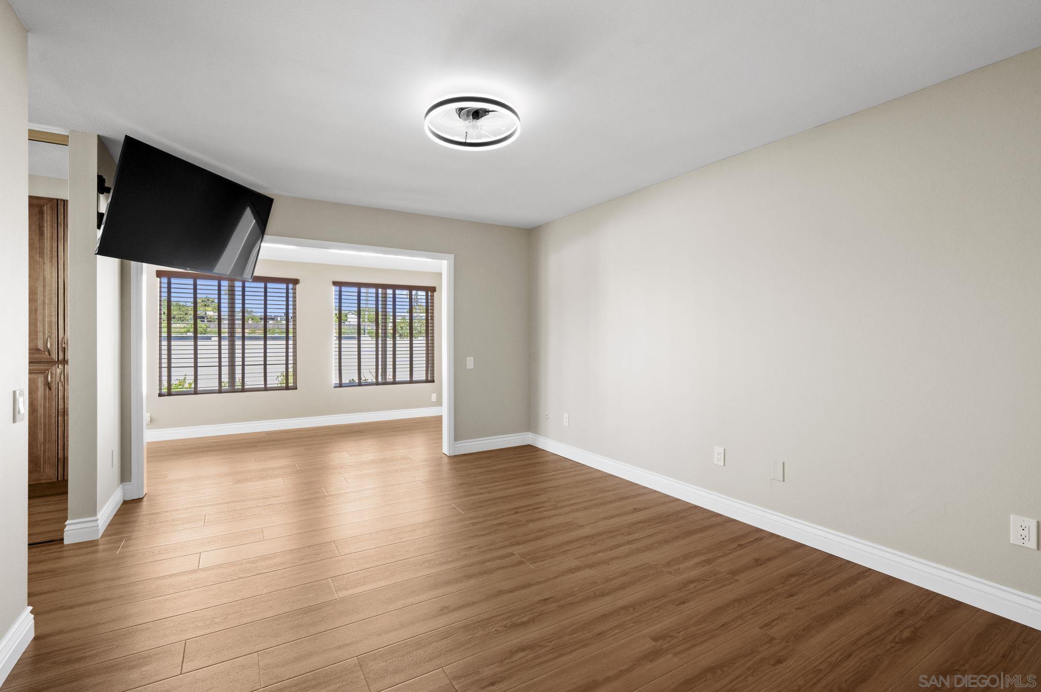 Detail Gallery Image 16 of 32 For 12486  Lomica Drive, San Diego,  CA 92128 - 2 Beds | 2 Baths