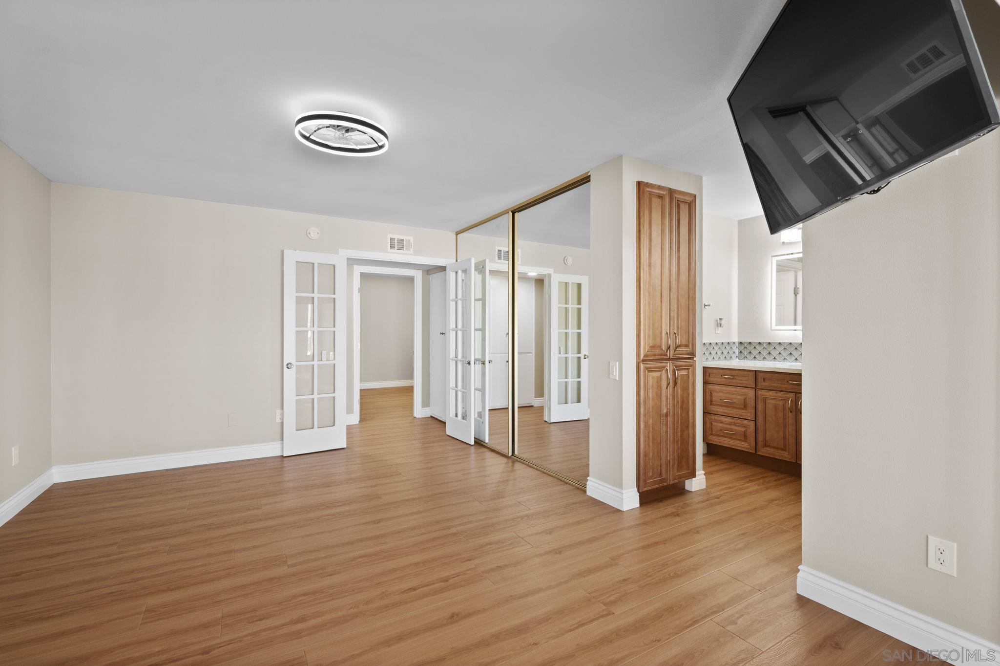 Detail Gallery Image 17 of 32 For 12486  Lomica Drive, San Diego,  CA 92128 - 2 Beds | 2 Baths