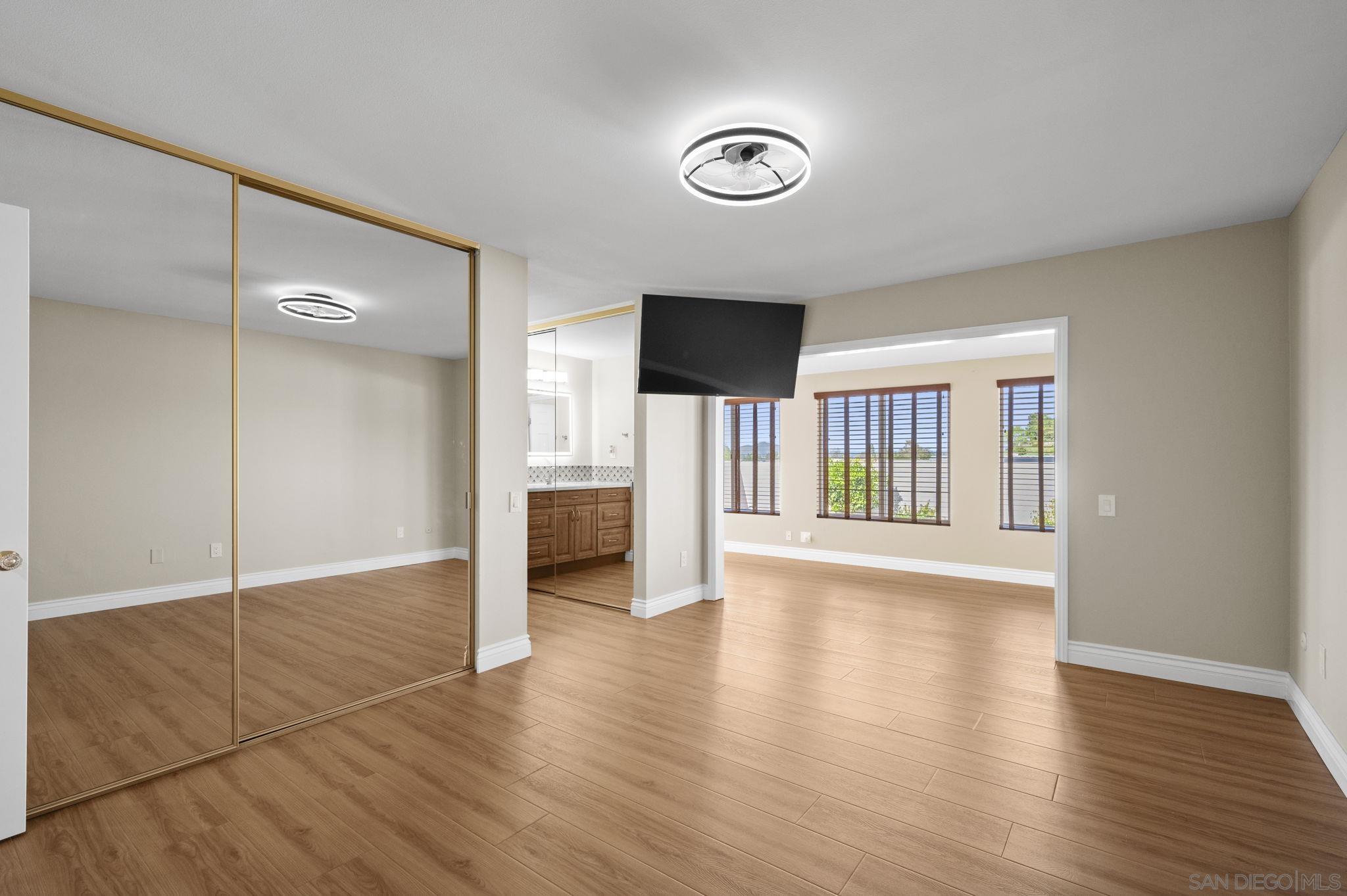 Detail Gallery Image 18 of 32 For 12486  Lomica Drive, San Diego,  CA 92128 - 2 Beds | 2 Baths