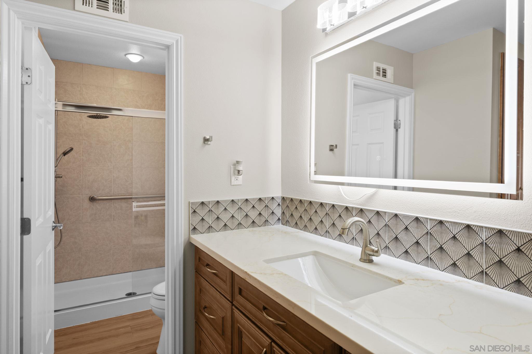 Detail Gallery Image 19 of 32 For 12486  Lomica Drive, San Diego,  CA 92128 - 2 Beds | 2 Baths