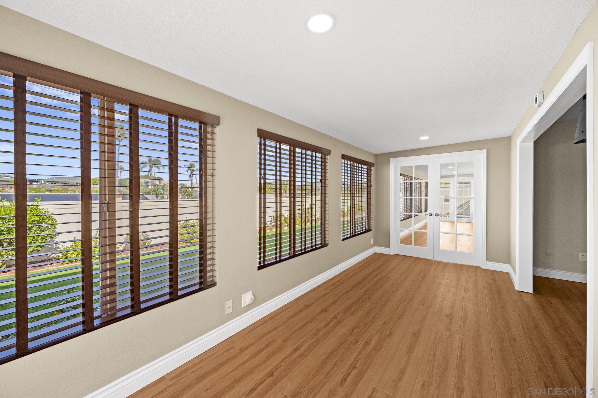 Detail Gallery Image 20 of 32 For 12486  Lomica Drive, San Diego,  CA 92128 - 2 Beds | 2 Baths