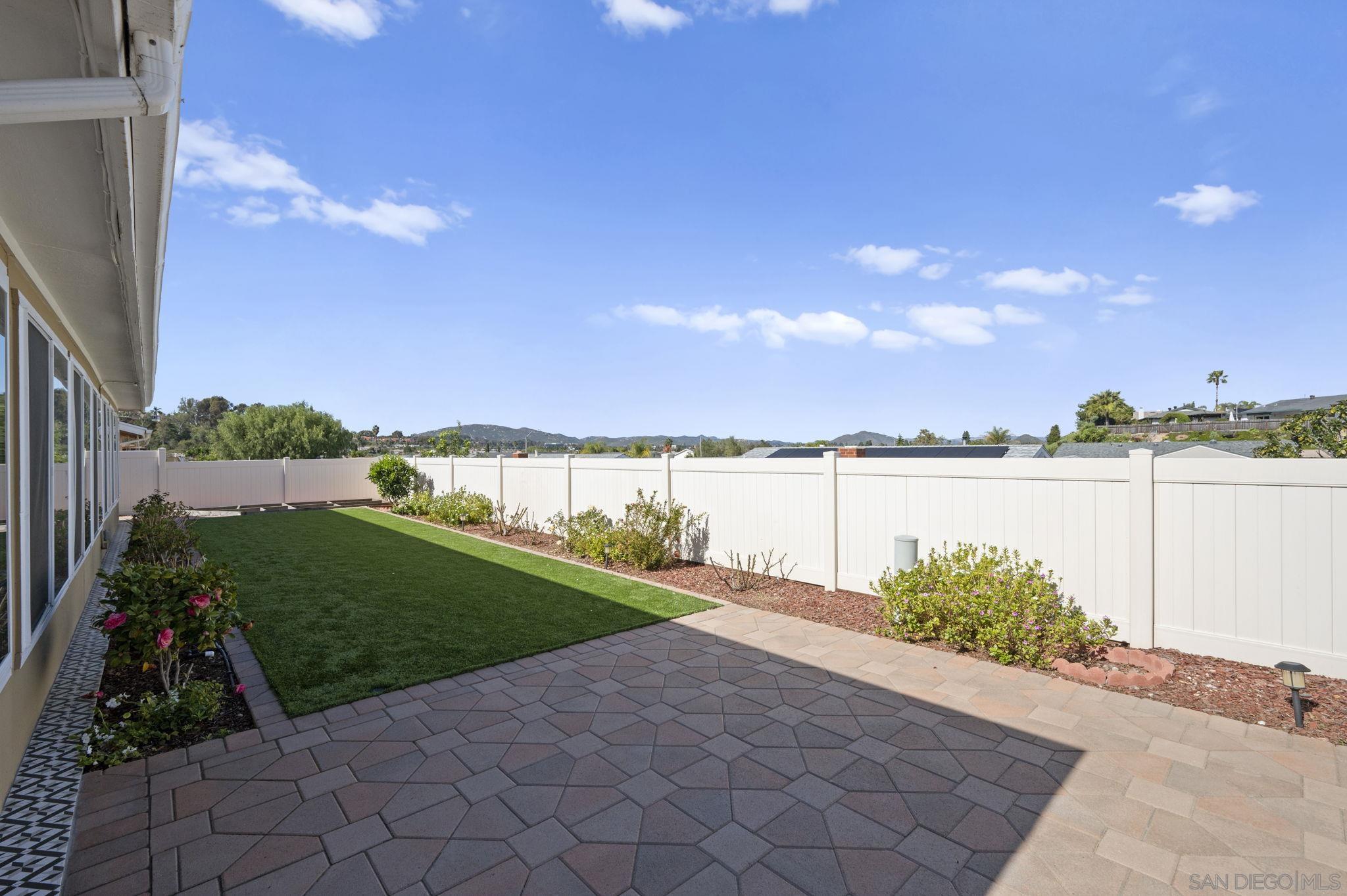 Detail Gallery Image 27 of 32 For 12486  Lomica Drive, San Diego,  CA 92128 - 2 Beds | 2 Baths