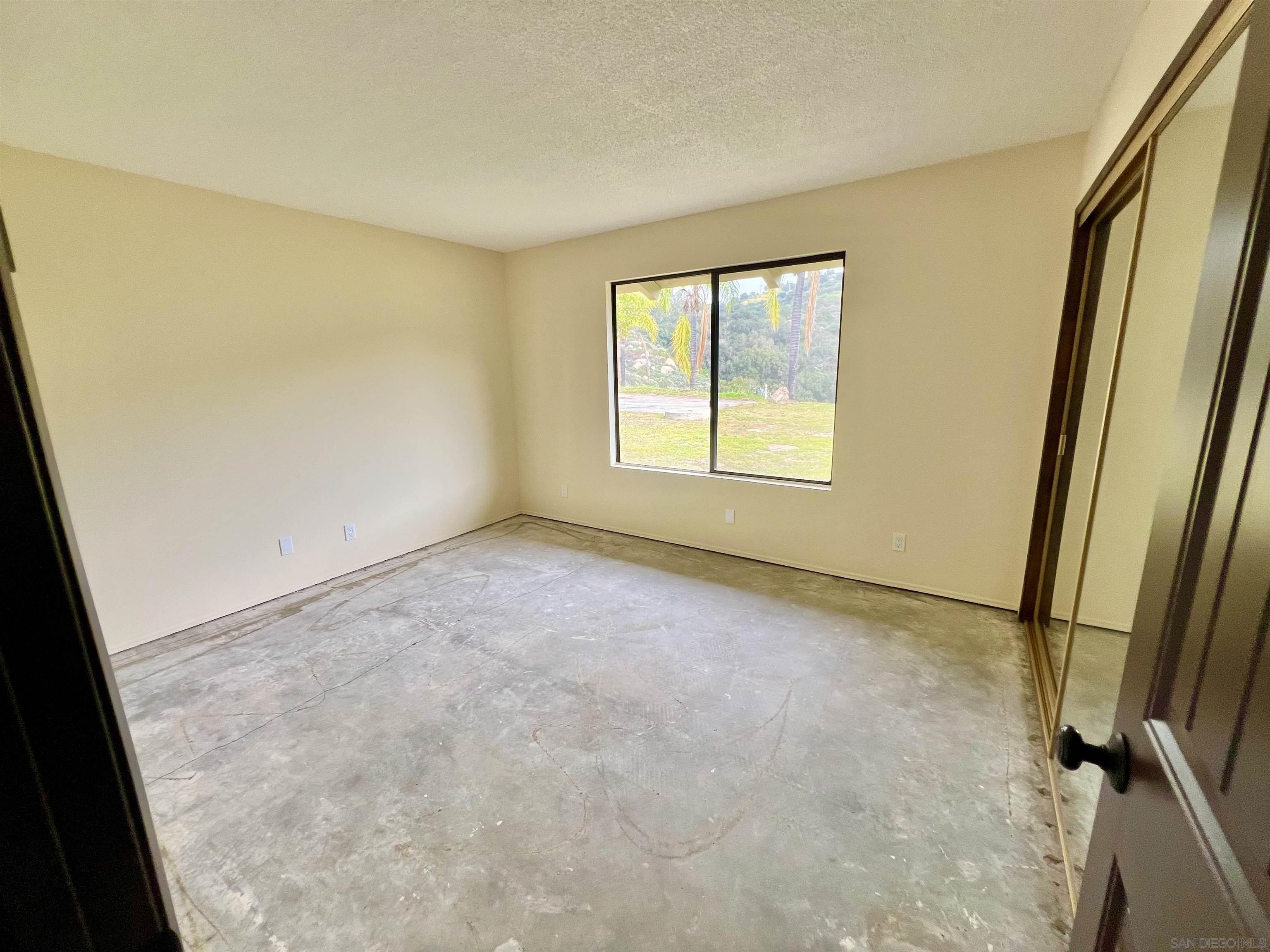 Detail Gallery Image 15 of 47 For 10361  Old Castle Rd, Valley Center,  CA 92082 - 3 Beds | 2/1 Baths