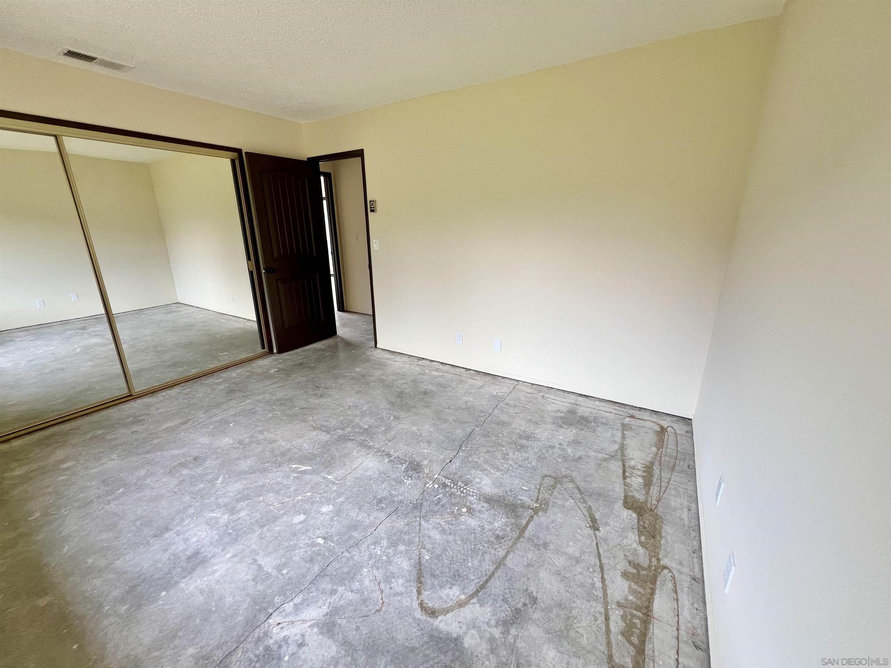 Detail Gallery Image 16 of 47 For 10361  Old Castle Rd, Valley Center,  CA 92082 - 3 Beds | 2/1 Baths