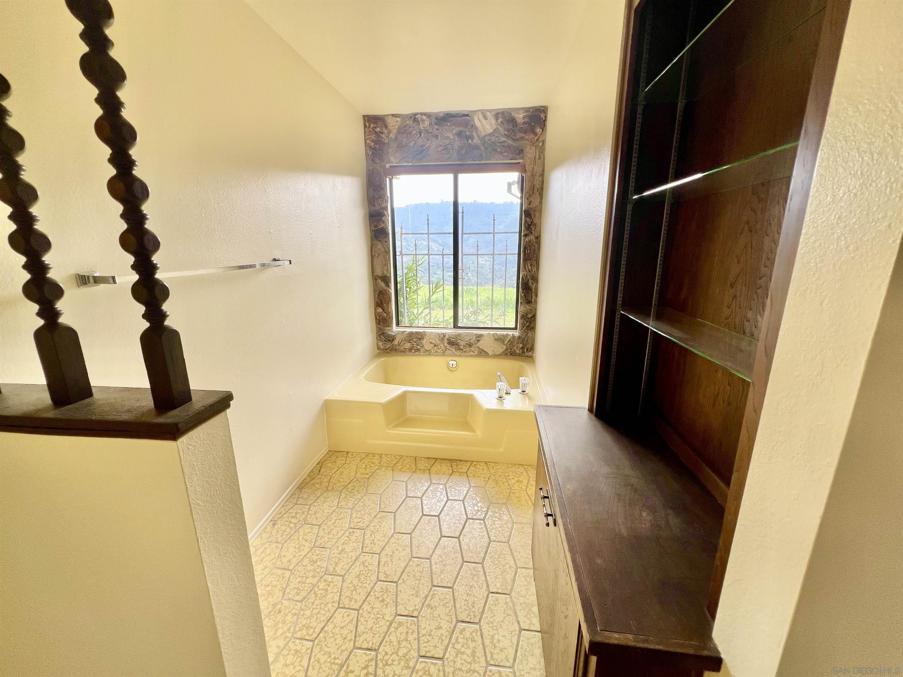 Detail Gallery Image 22 of 47 For 10361  Old Castle Rd, Valley Center,  CA 92082 - 3 Beds | 2/1 Baths