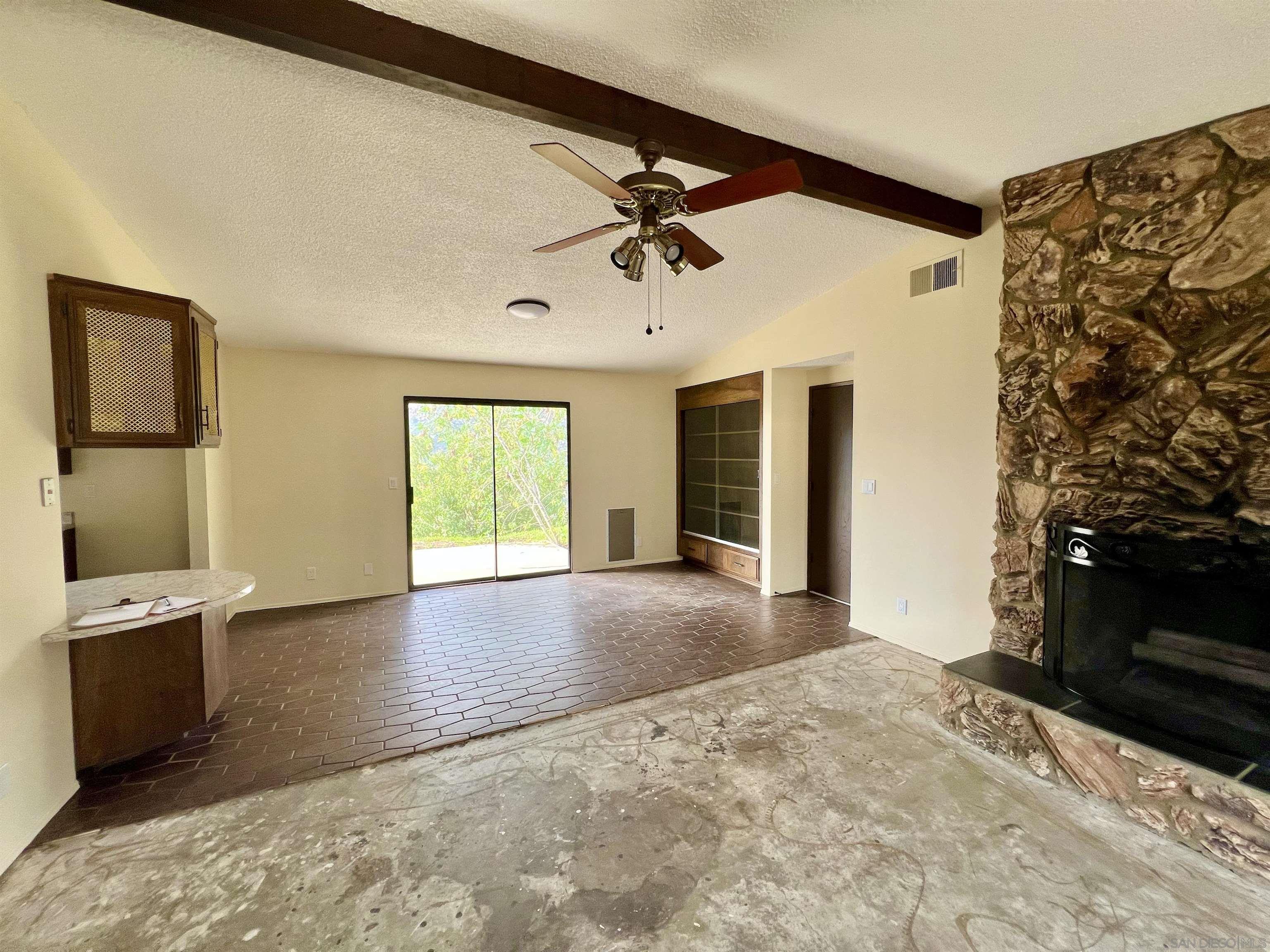 Detail Gallery Image 8 of 47 For 10361  Old Castle Rd, Valley Center,  CA 92082 - 3 Beds | 2/1 Baths