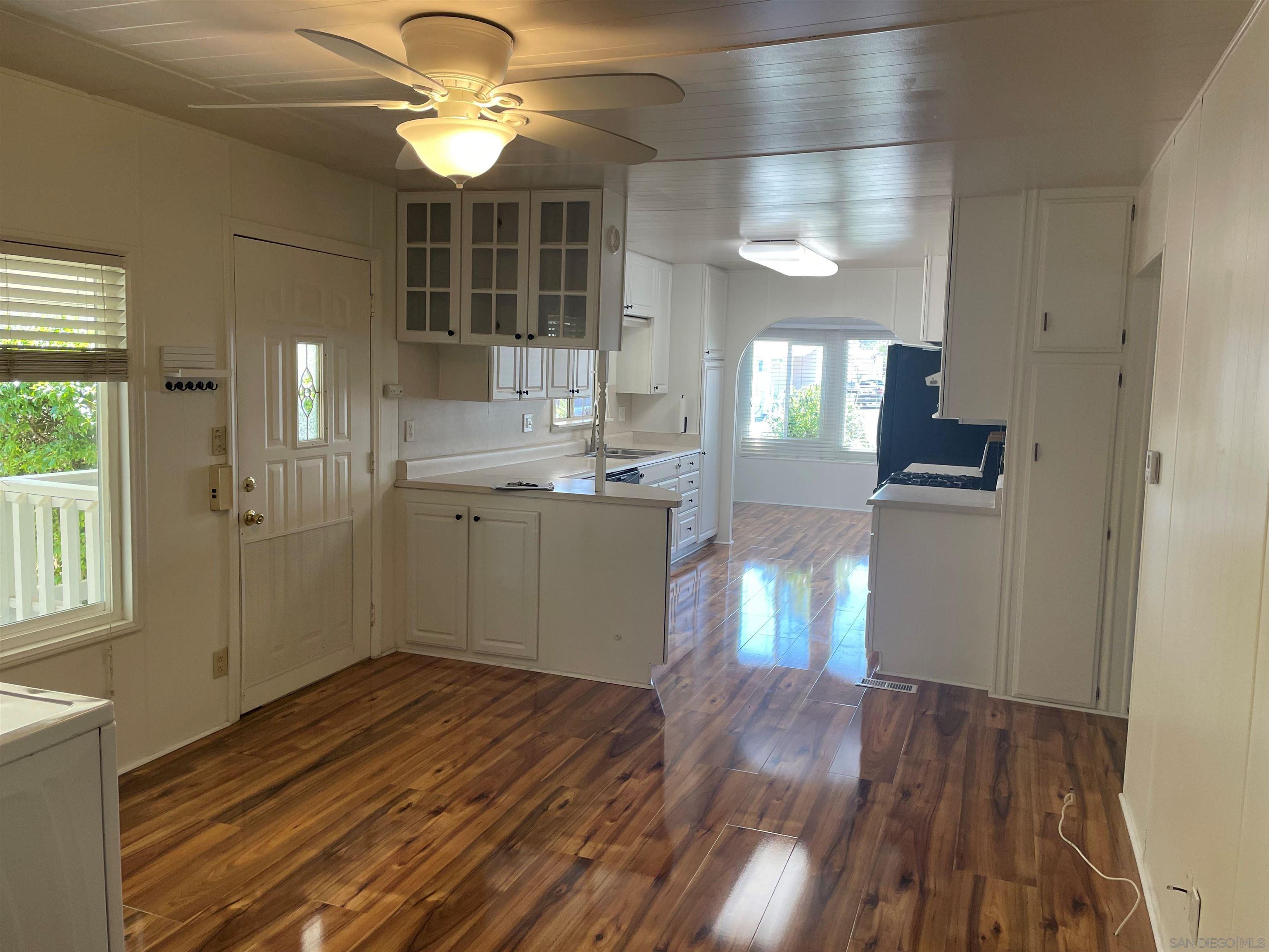 Detail Gallery Image 2 of 11 For 1120  E Mission Rd  39, Fallbrook,  CA 92028 - 2 Beds | 2 Baths