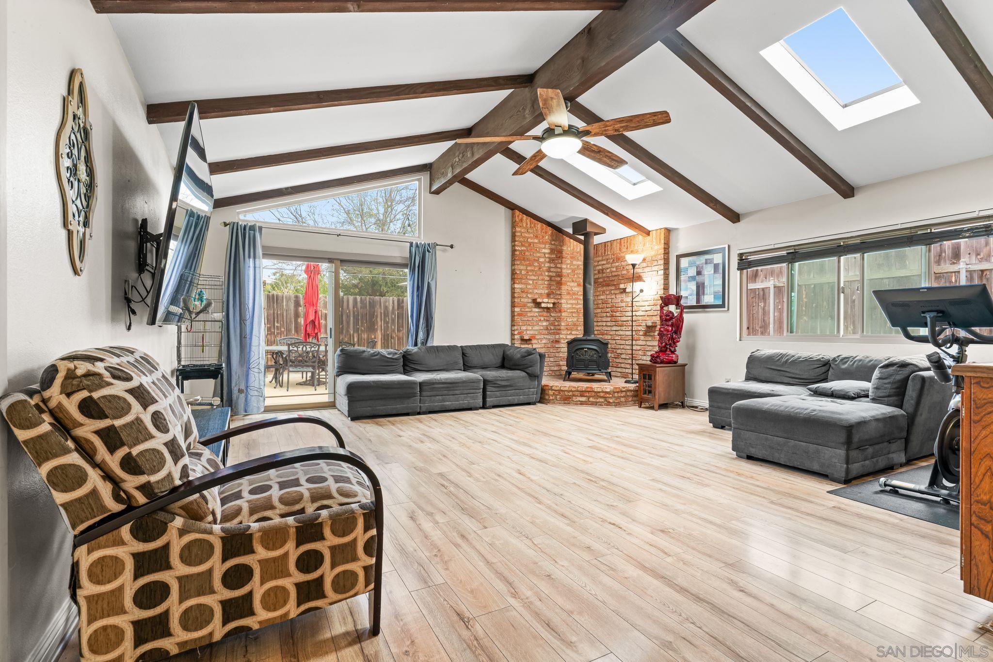 Detail Gallery Image 8 of 18 For 1460  Brook Rd, San Marcos,  CA 92069 - 4 Beds | 2 Baths