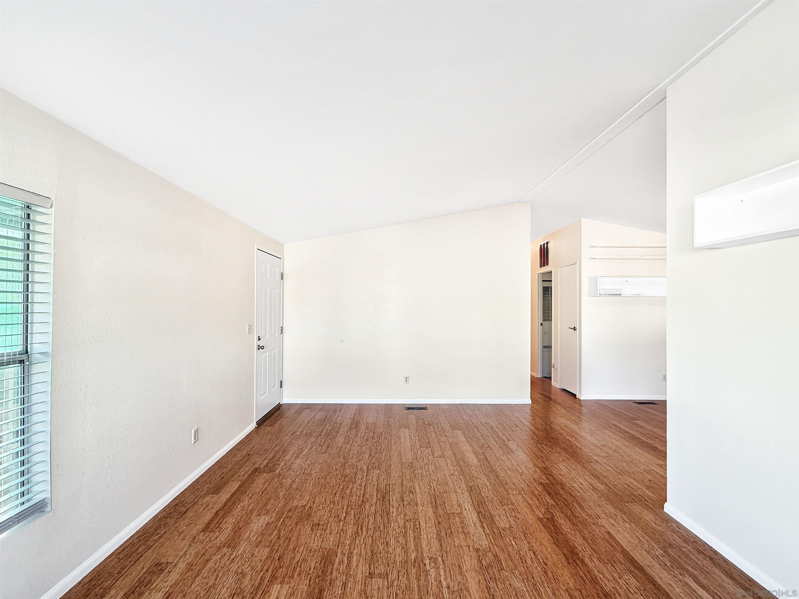 Detail Gallery Image 4 of 19 For 450 E Bradley Ave  127, El Cajon,  CA 92021 - 3 Beds | 2 Baths