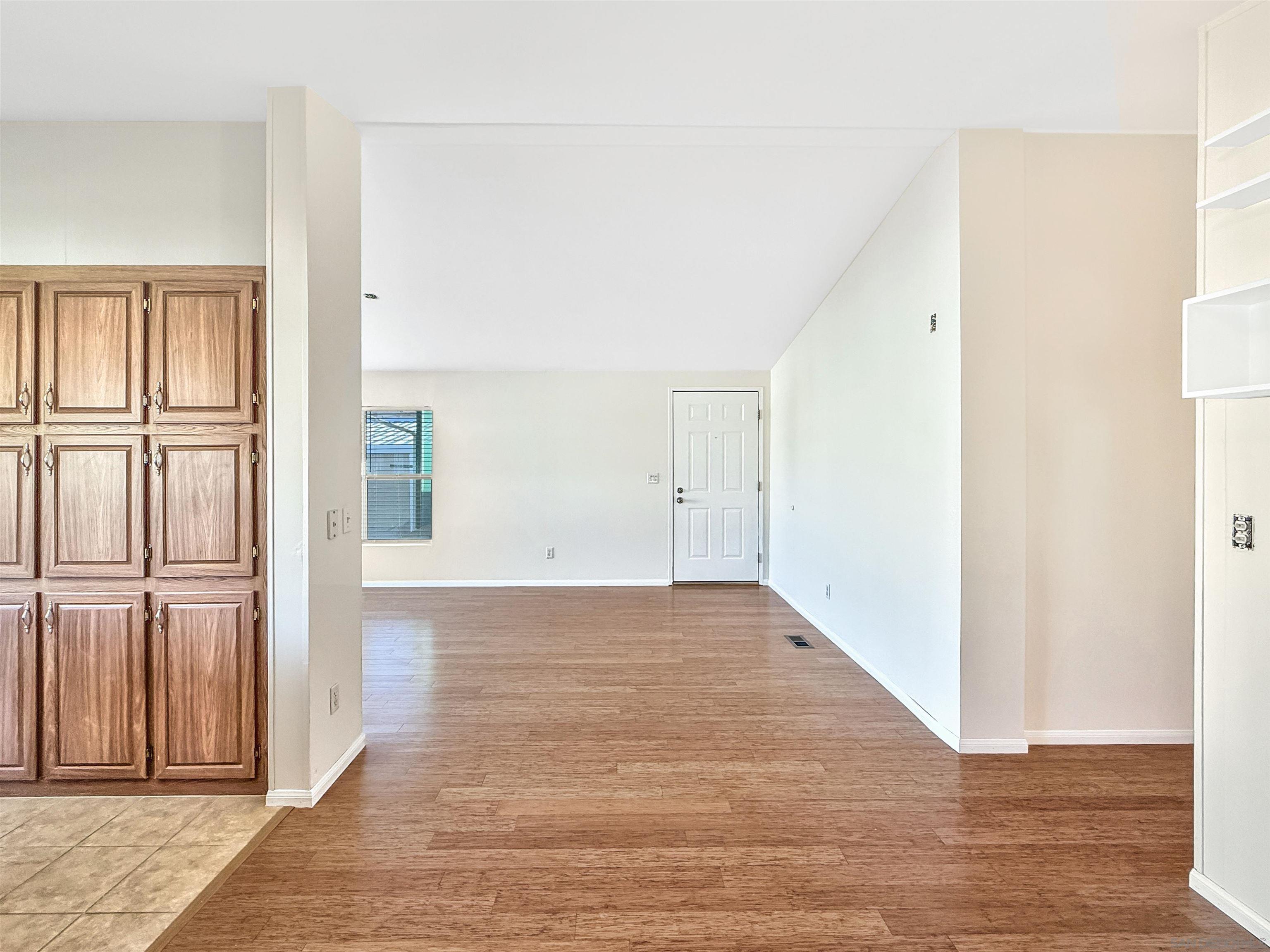 Detail Gallery Image 5 of 19 For 450 E Bradley Ave  127, El Cajon,  CA 92021 - 3 Beds | 2 Baths
