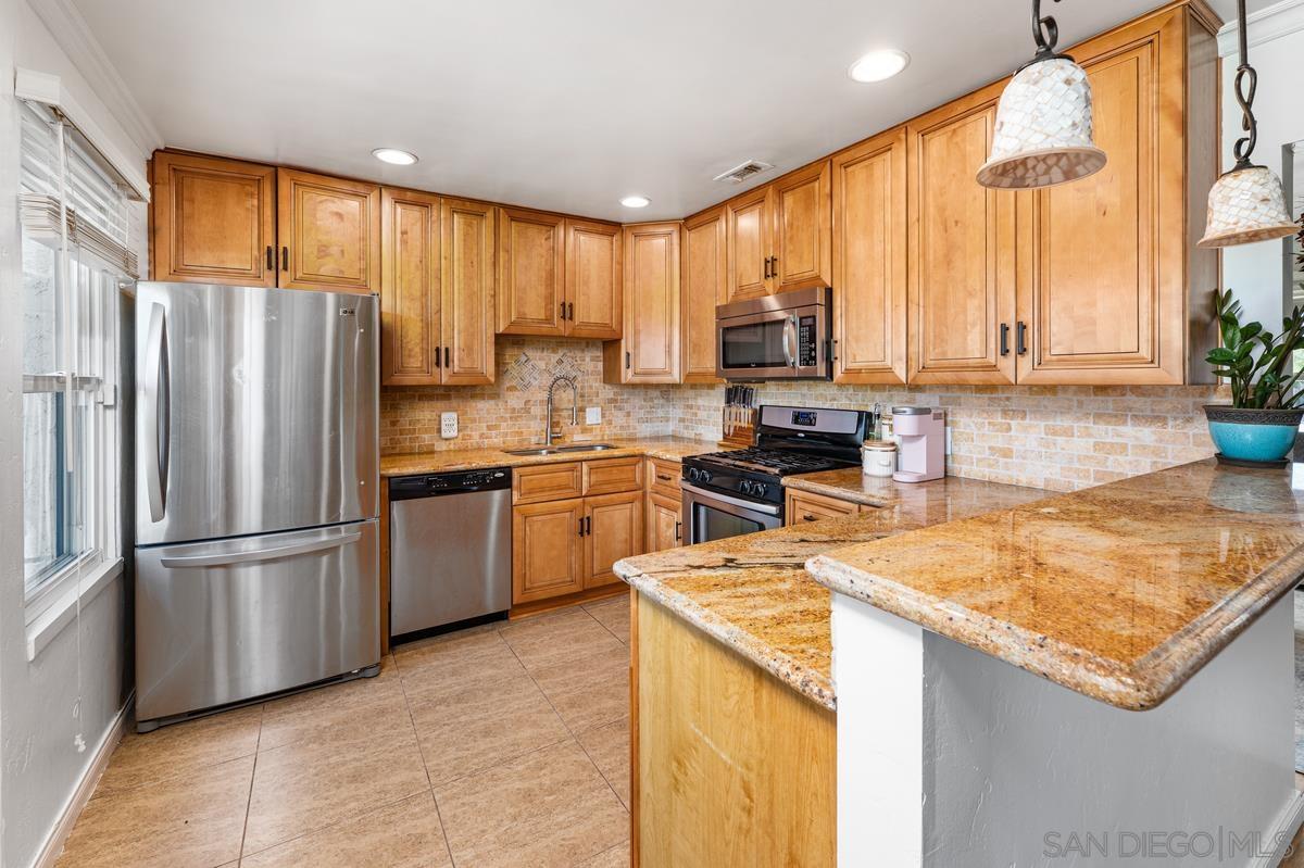 Detail Gallery Image 8 of 27 For 637  Jefferson Ave, El Cajon,  CA 92020 - 2 Beds | 1 Baths