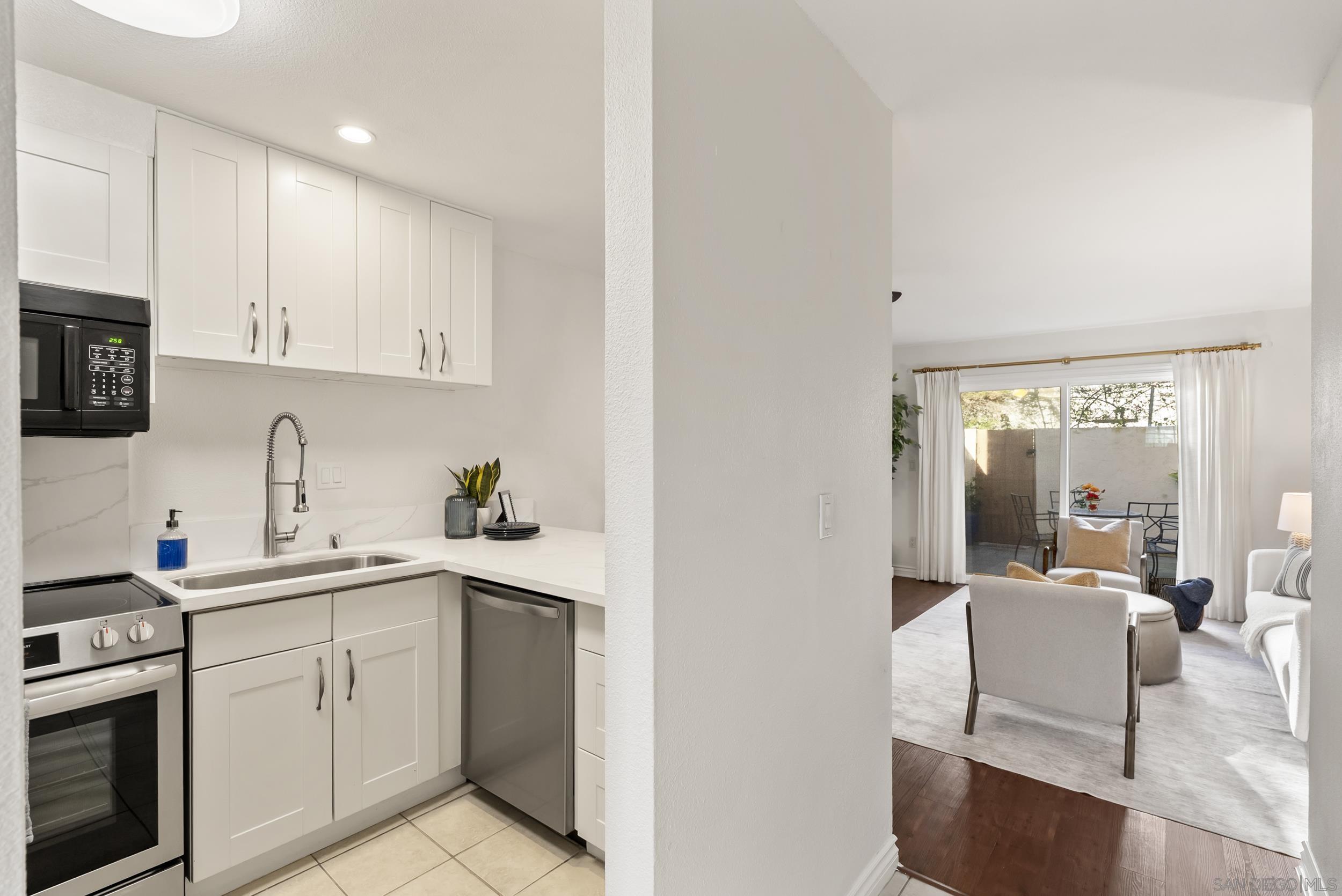 Detail Gallery Image 11 of 36 For 5606  Caminito Roberto, San Diego,  CA 92111 - 2 Beds | 1/1 Baths