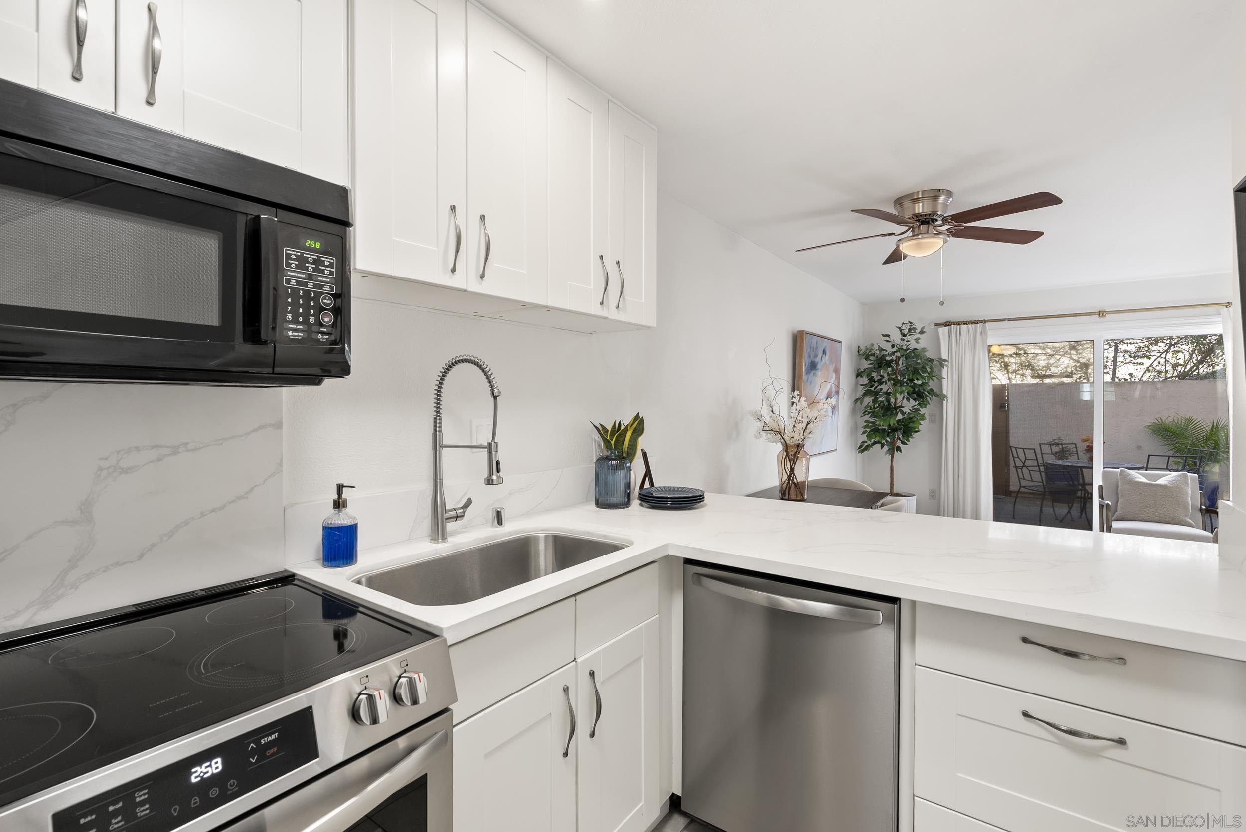 Detail Gallery Image 13 of 36 For 5606  Caminito Roberto, San Diego,  CA 92111 - 2 Beds | 1/1 Baths