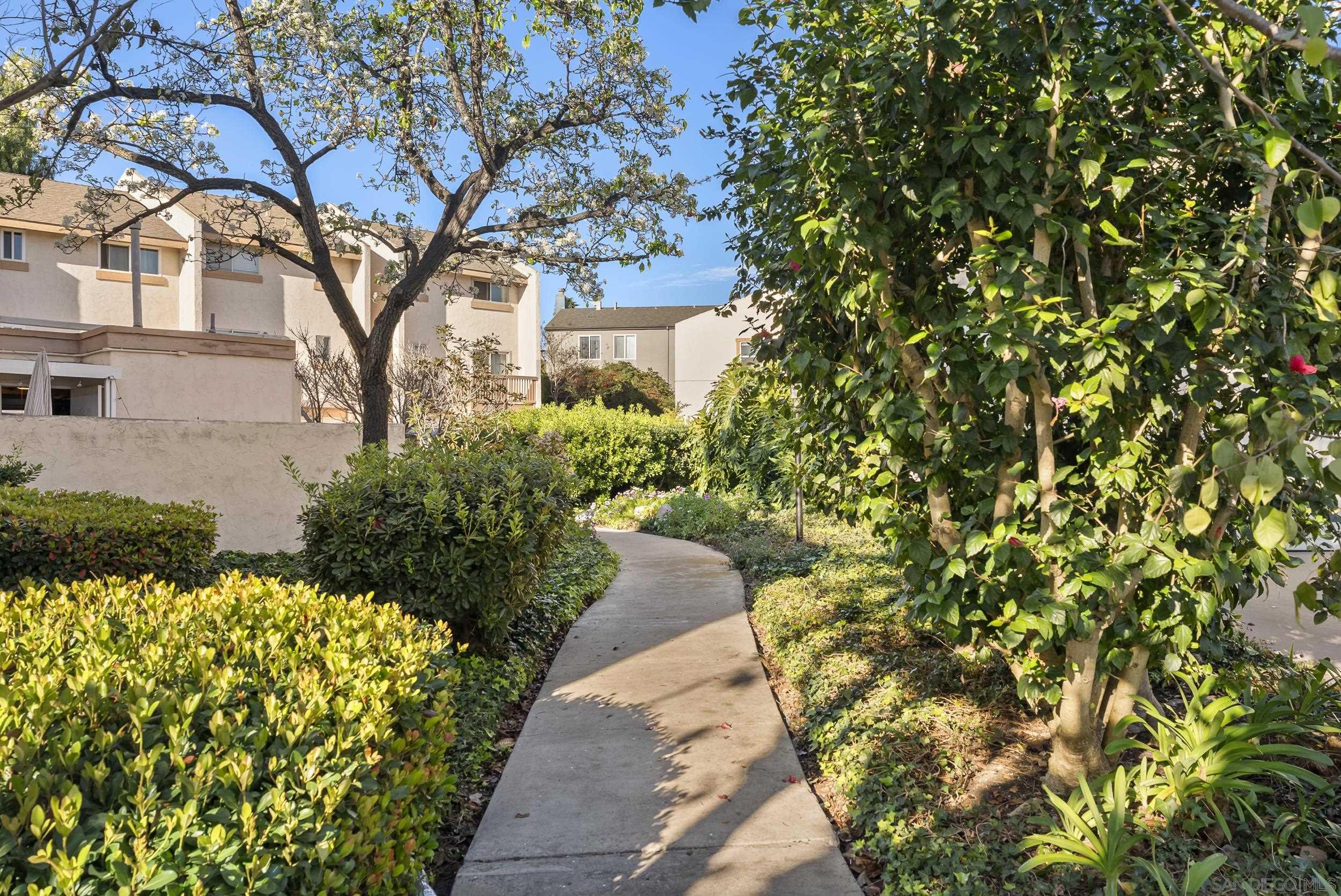 Detail Gallery Image 33 of 36 For 5606  Caminito Roberto, San Diego,  CA 92111 - 2 Beds | 1/1 Baths